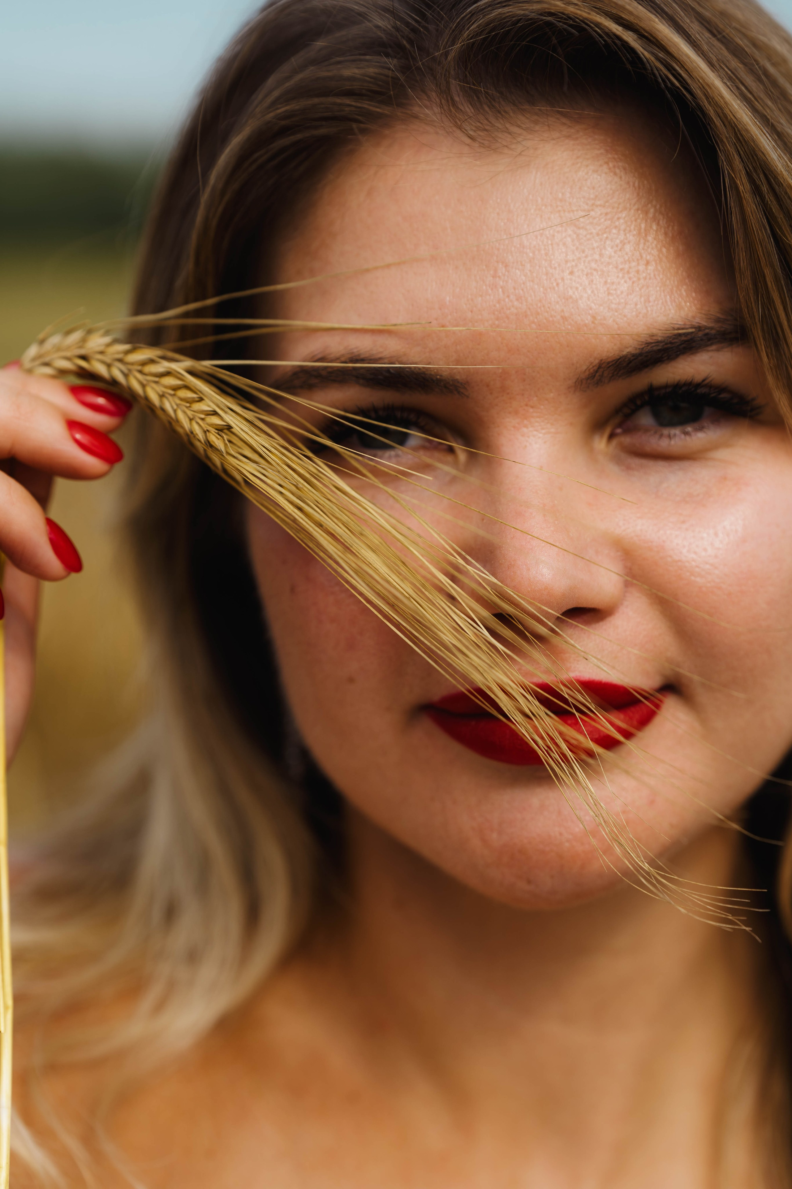 Елена, Сергиев Посад, пшеничное поле. Наталья Дукалова фотограф Щелково Королев Пушкино Москва Балашиха