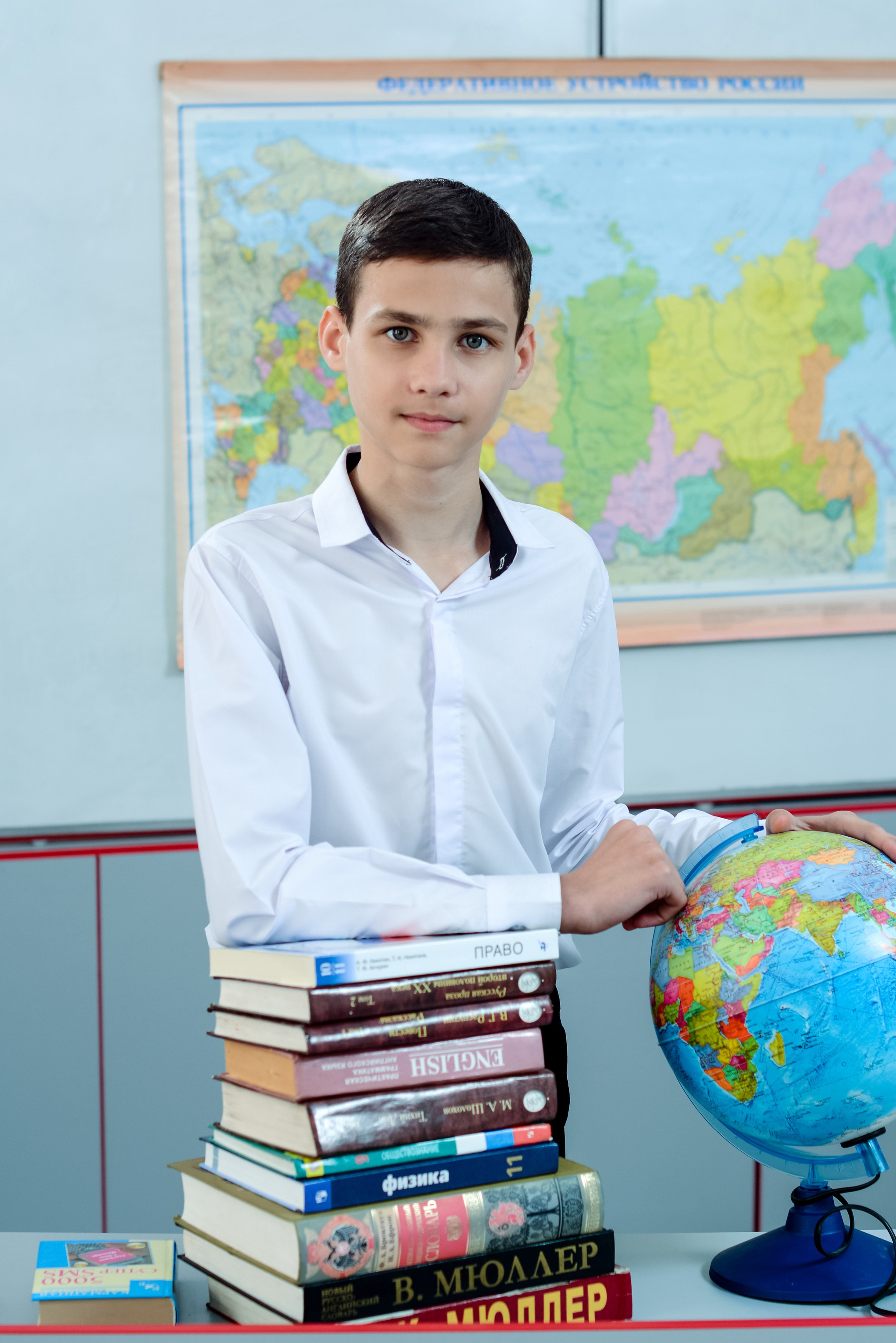 Фотосессия для выпускного альбома в классной комнате. Вячеслав Скрипник Фотограф Краснодар