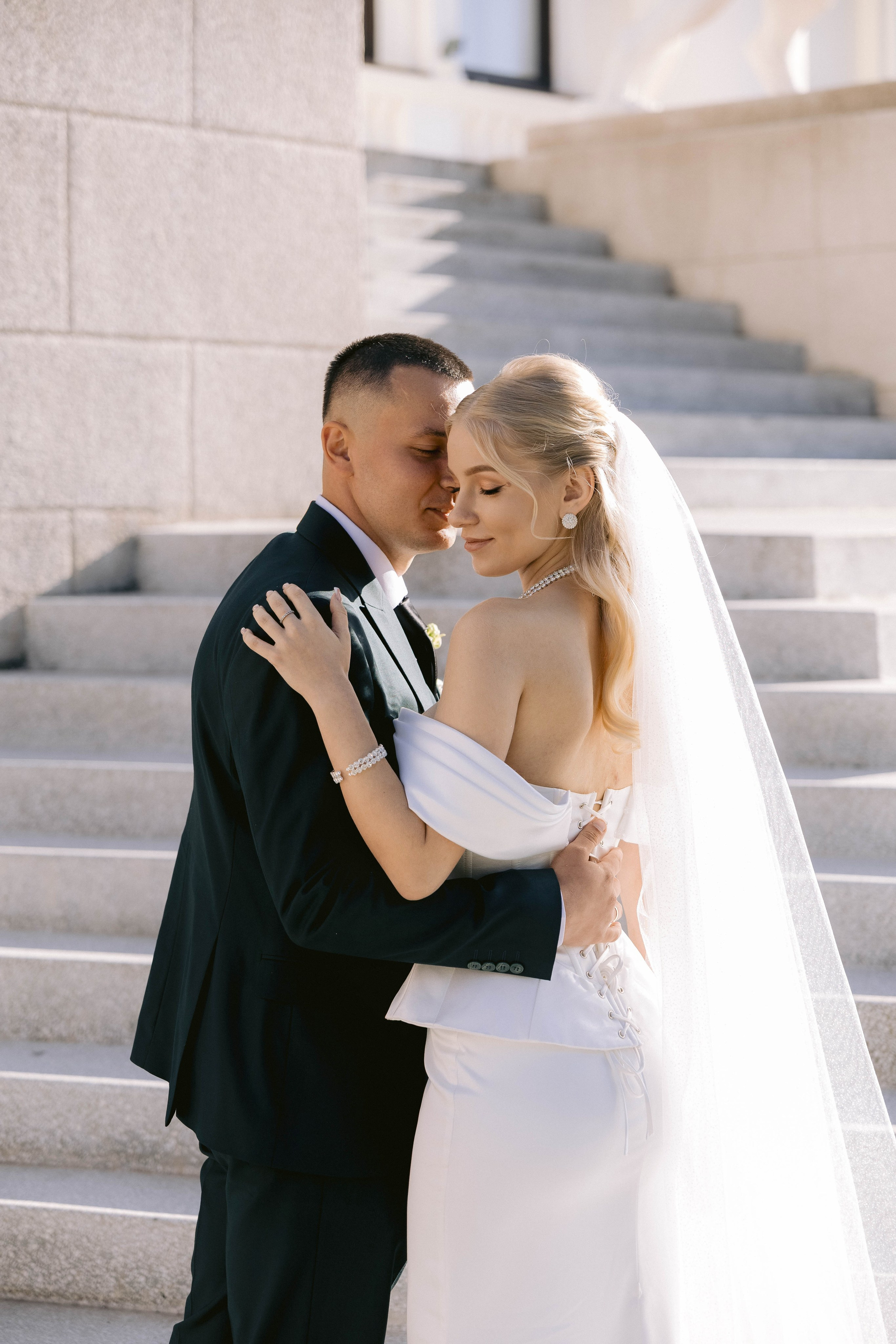 Ангелина, Ефим (прогулка после ЗАГСа). Фотограф в Волгограде Кристина Прохоренко