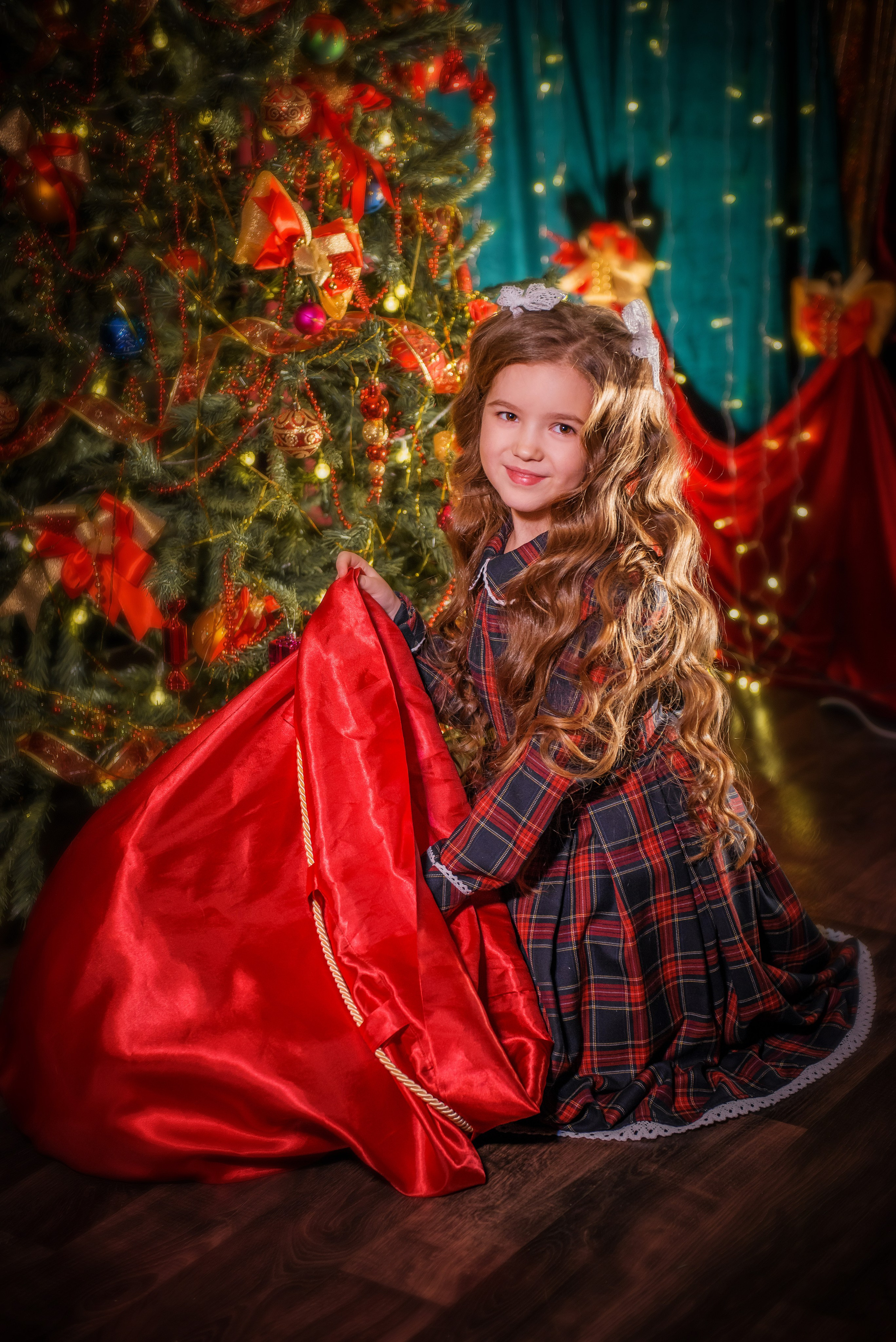 Встреча с Дедом Морозом (ежегодный). Татьяна Гойда портретный и семейный фотограф Ленск. Выпускные альбомы