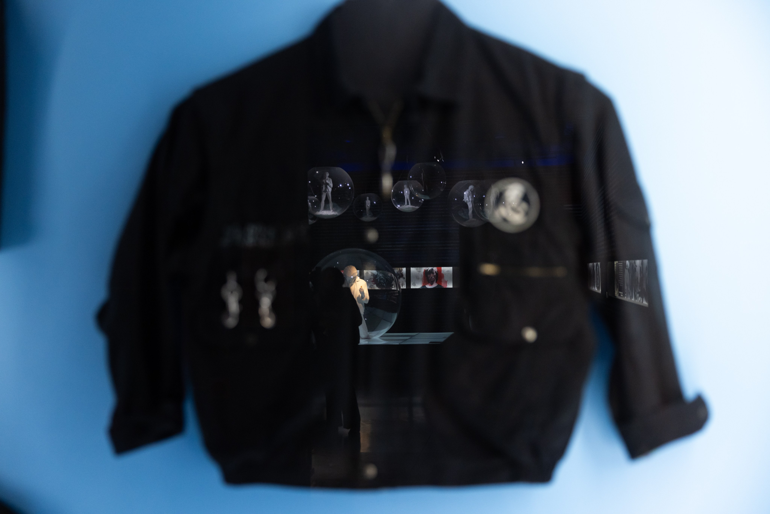 Выставка-байопик «Виктор Цой. Легенда» (10 октября 2025). Репортажный фотограф Алексей Пирязев