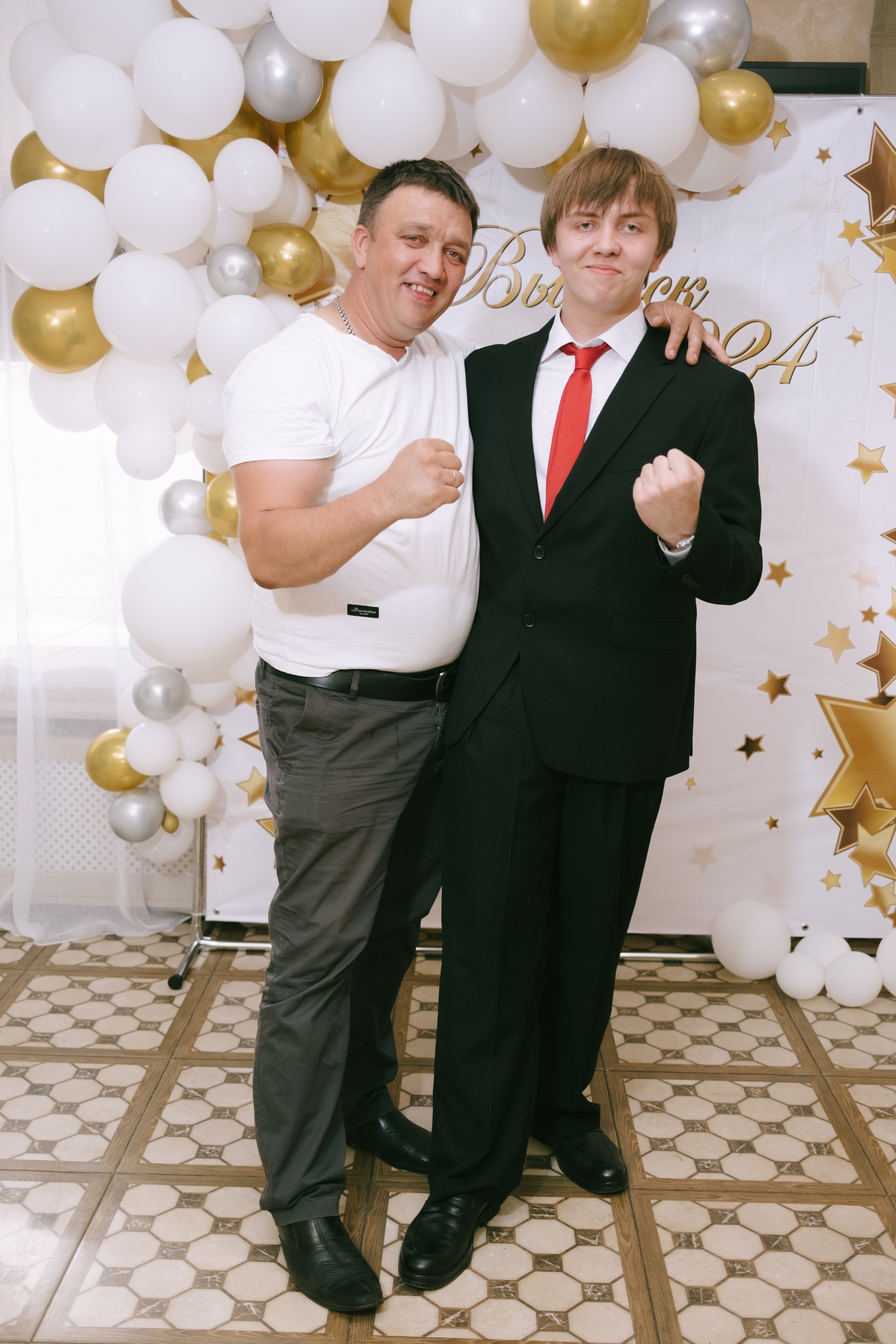 Выпускной школа 33. Свадебный и репортажной фотограф Денис Ожигин в Краснодаре и Краснодарском крае