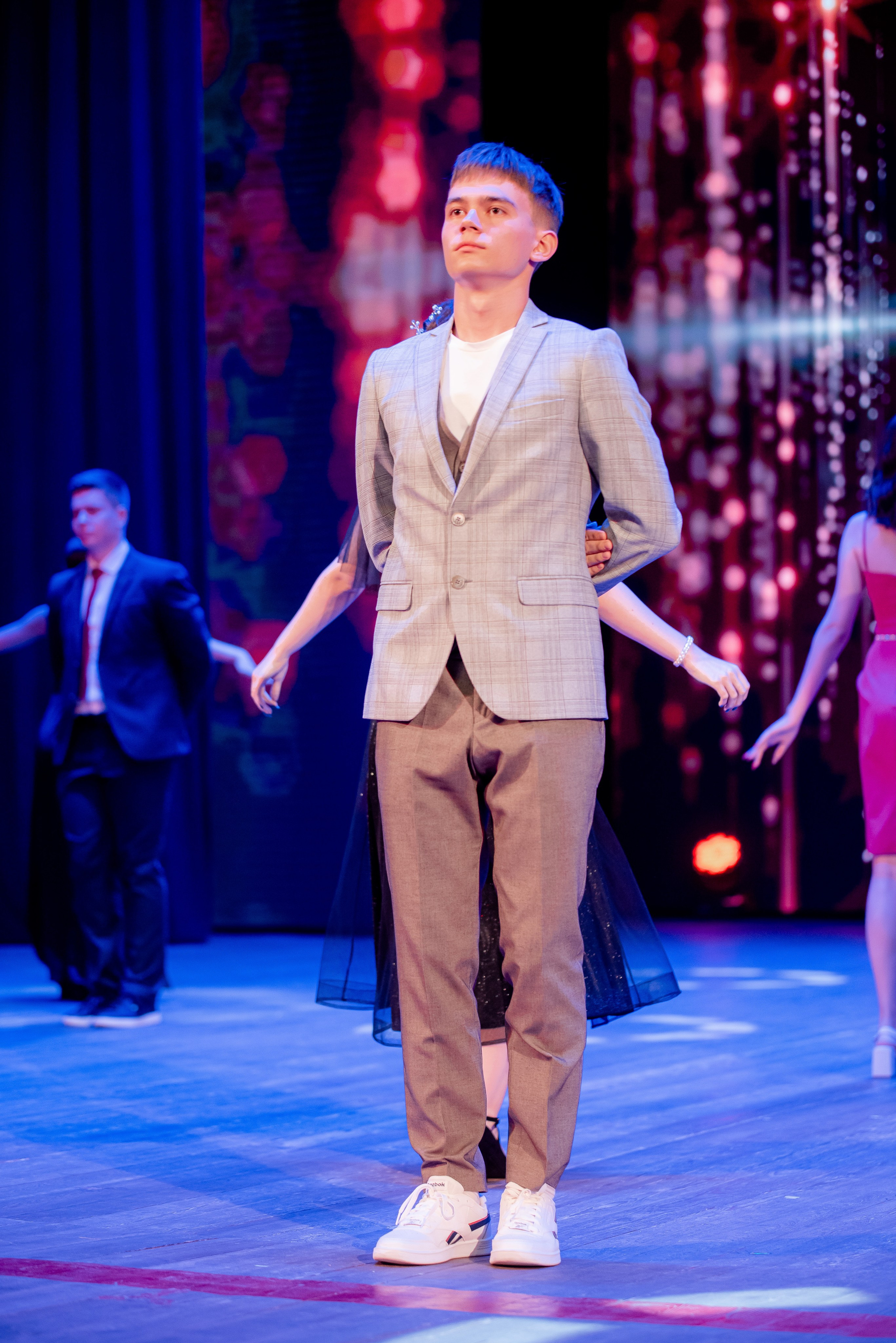 30 Школа. Вручение и Банкет. ДК Юбилейный и Банхоф. Фотограф в Волгограде и Волжском Александр Горбань