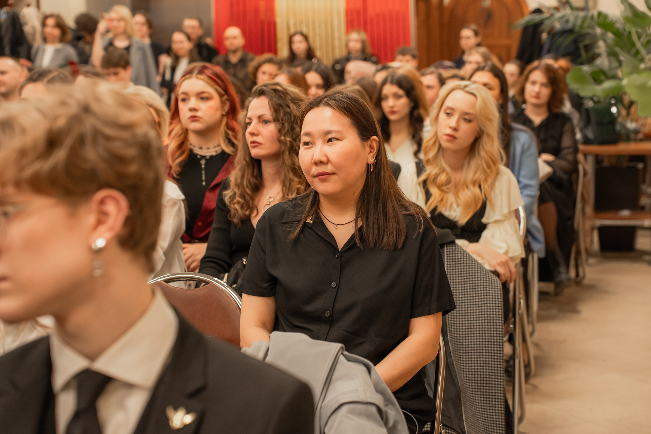 Презентация книги «Человек за бортом», автор София Цой. Репортажный фотограф Анастасия Рубцова