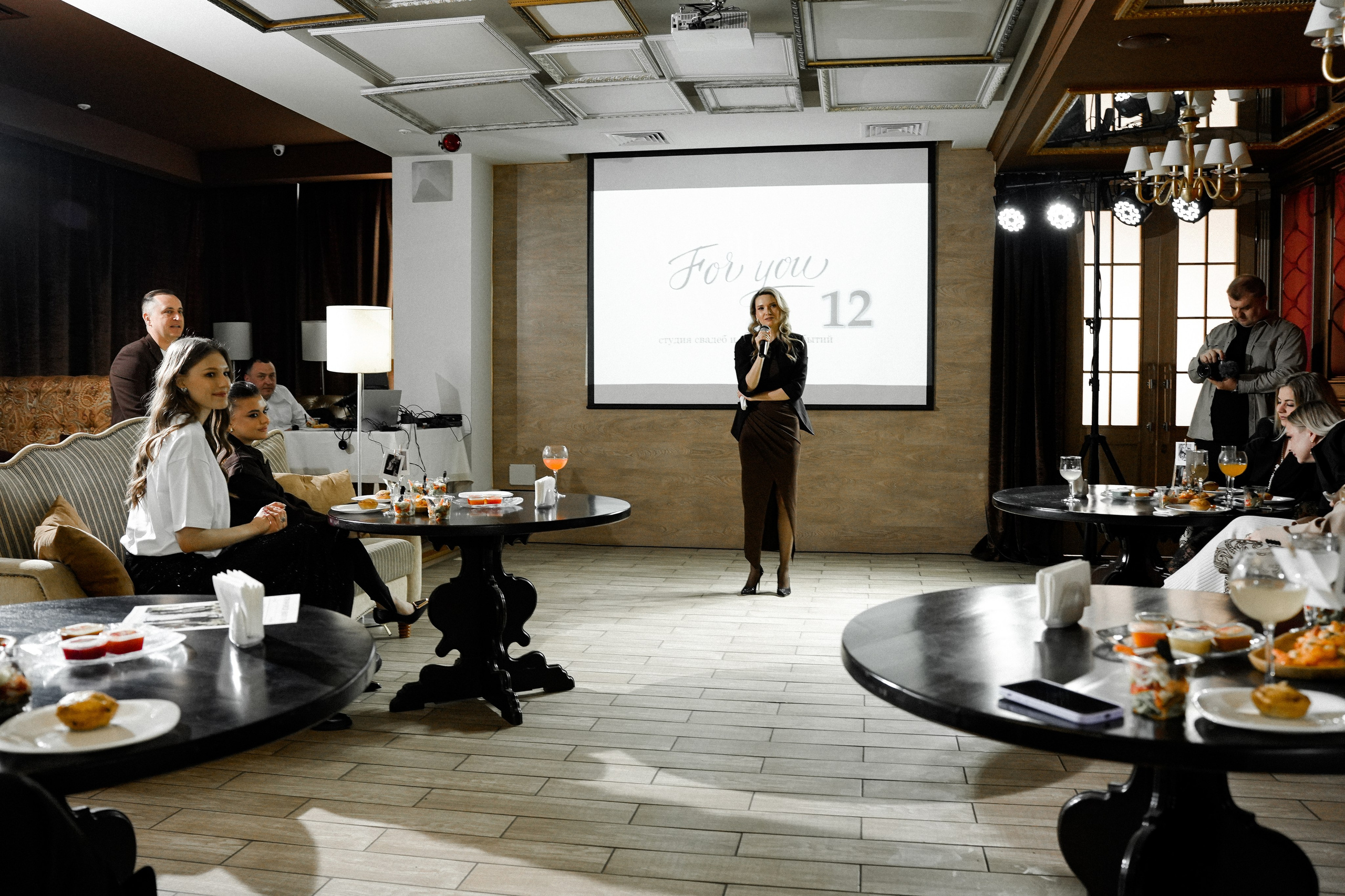 12лет студии «For you». Свадебный фотограф и видеограф в Ростове-на-Дону. Максим и Наталья Лебедевы