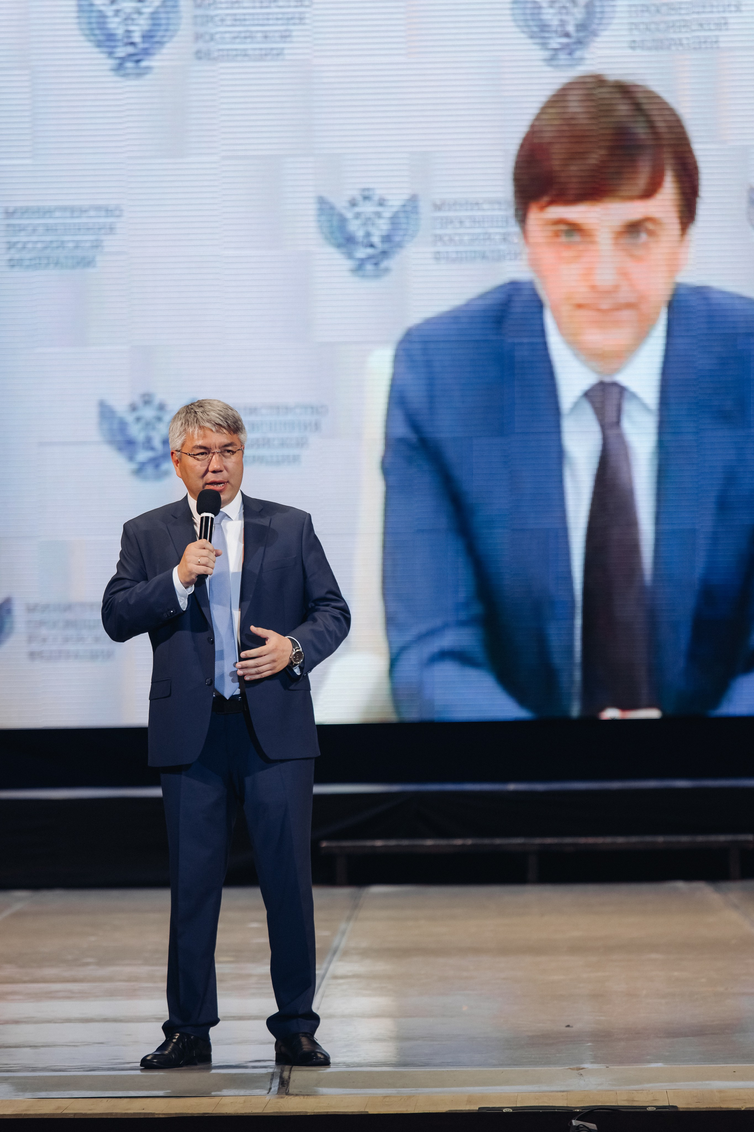 Лучший учитель родного языка и литературы 2025. Свадебный и семейный фотограф в Улан-Удэ