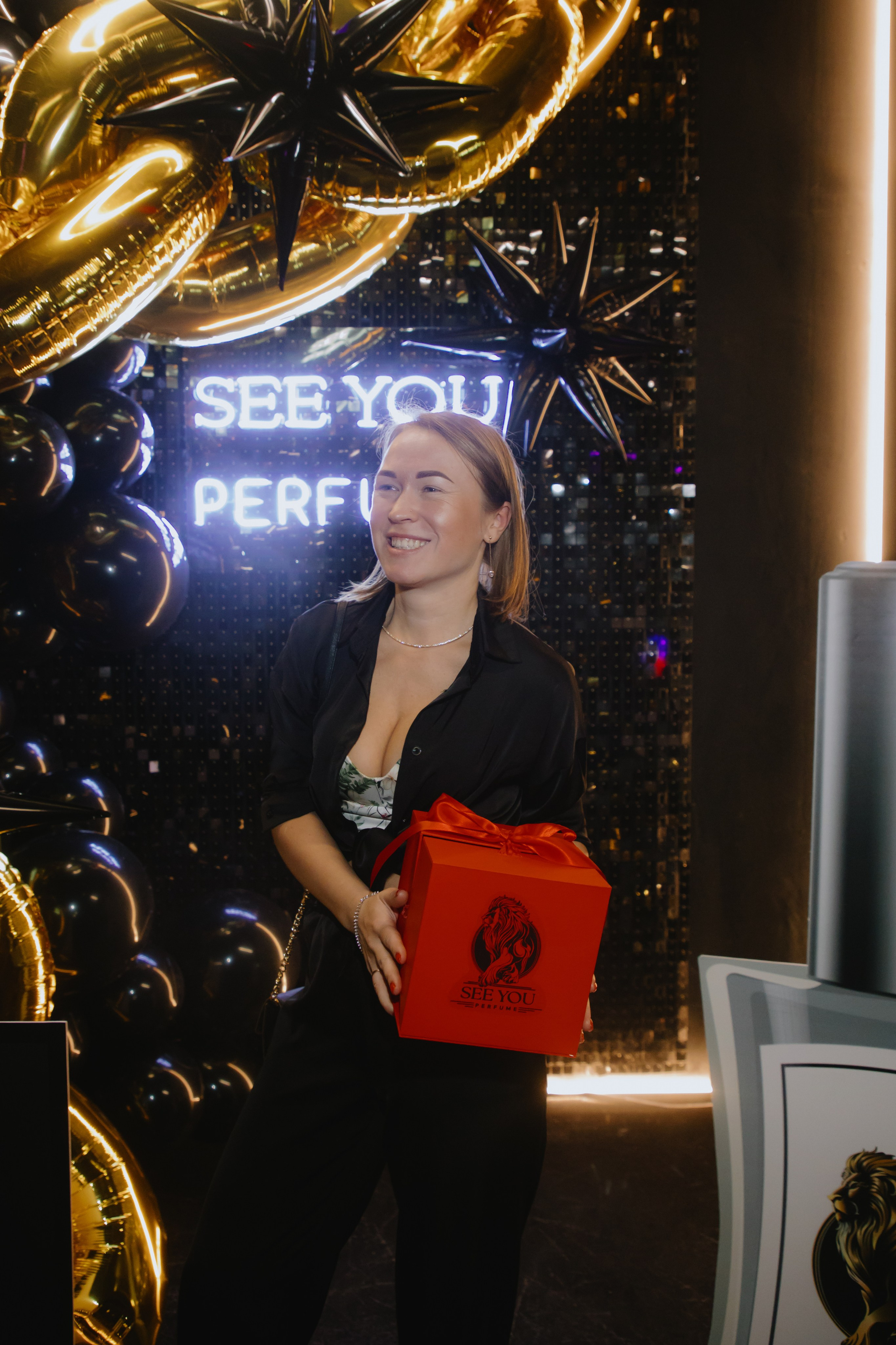 See `You Perfume. Фотограф в Москве и Санкт-Петербурге Дарина