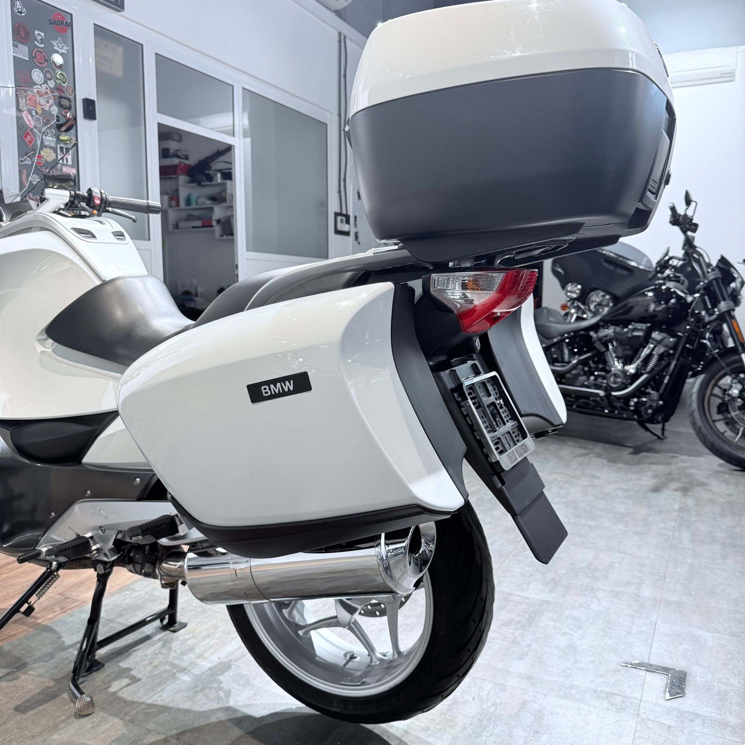 2011 ВМW R1200RТ Alpine White. Hello Davidson, Москва. Только хорошие мотоциклы…