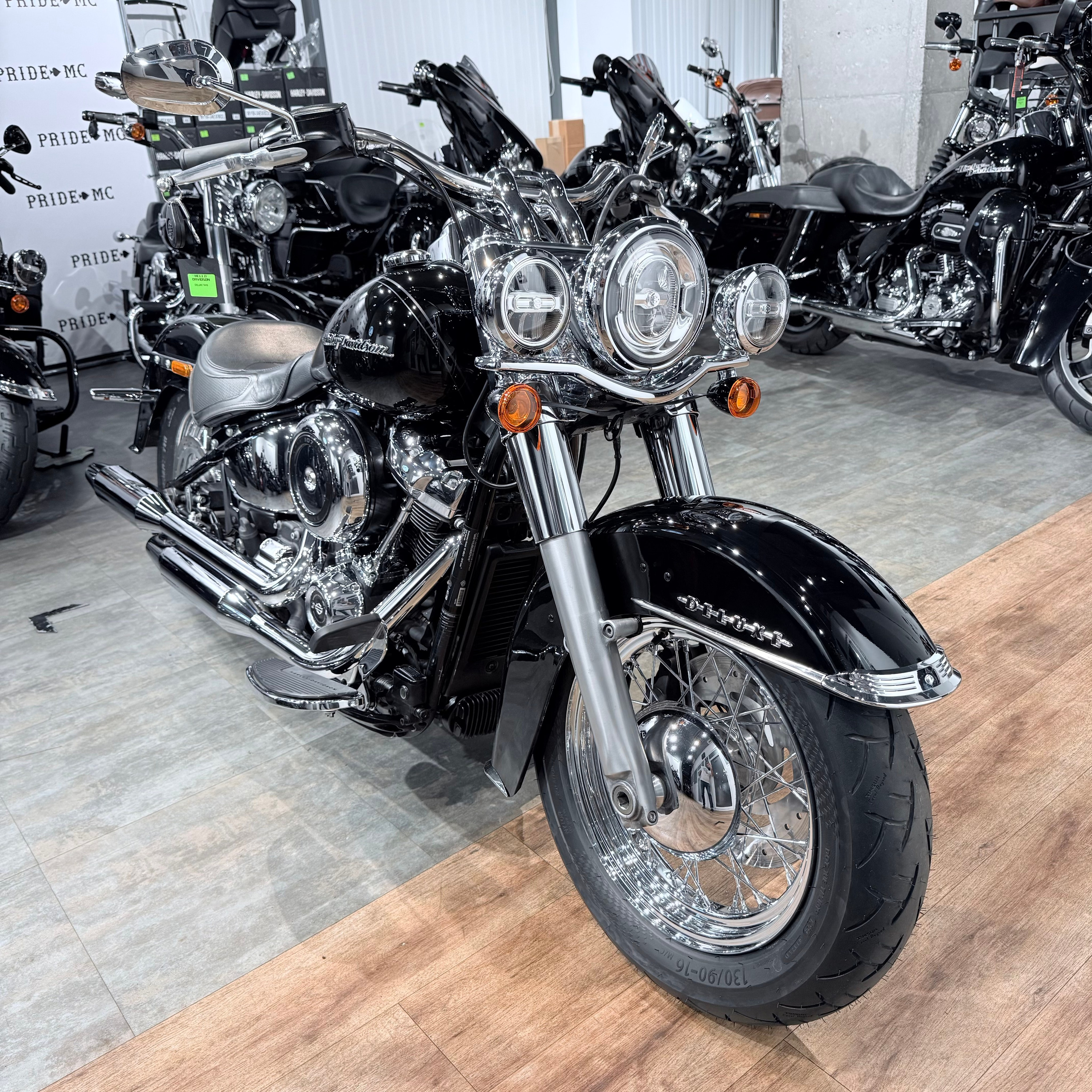 Купить Harley-Davidson 2018 Softail Deluхе 107 АВS (Softail/Dyna) — подробнее на сайте. Hello Davidson, Москва. Только хорошие мотоц