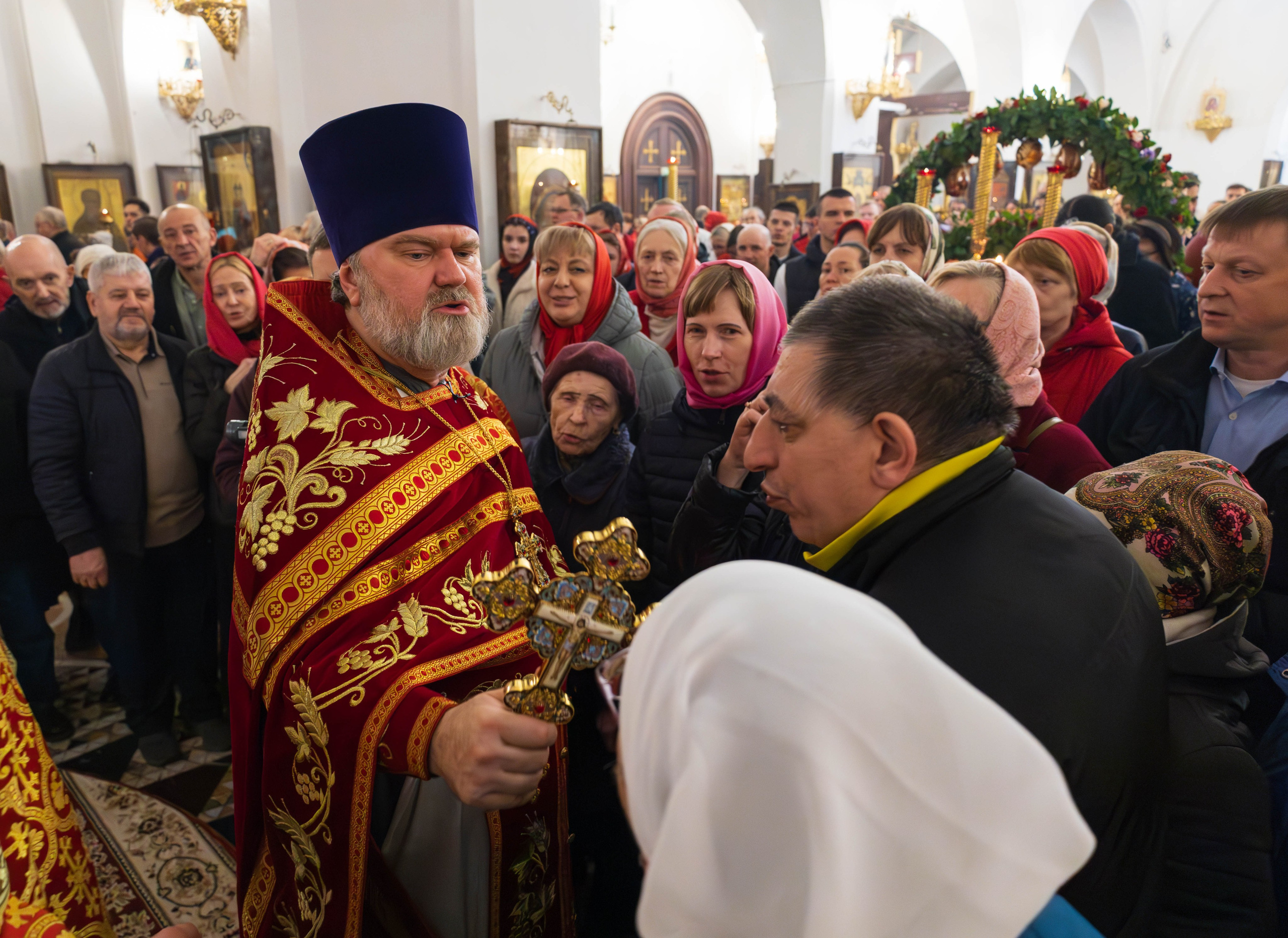 Светлое Христово Воскресение. Пасхальная Заутреня. Репортажный фотограф в Москве Иван Кулак