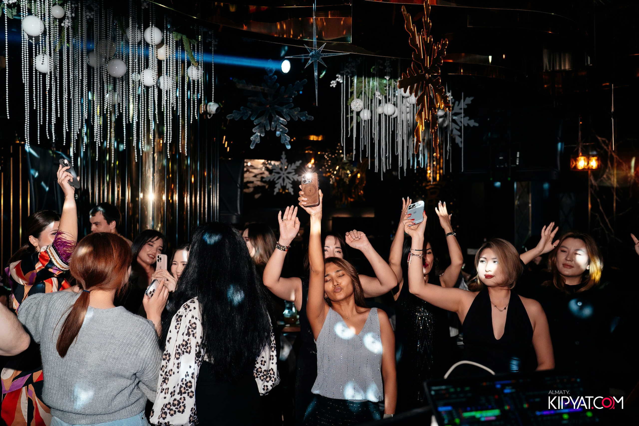 MOOD KARAOKE & TERRACE. КИПЯТКОМ АЛМАТЫ! Фотосъемка мероприятий в Алматы