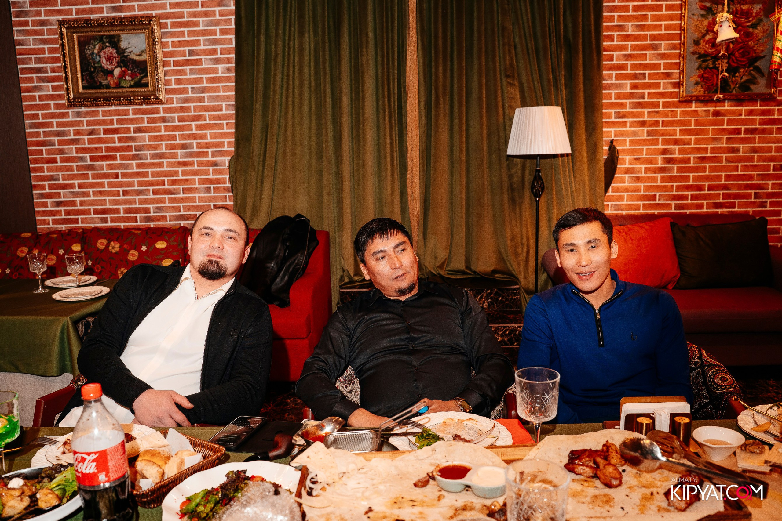 РЕСТОРАН ВЕСЕЛИДЗЕ НА ШЕВЧЕНКО. КИПЯТКОМ АЛМАТЫ! Фотосъемка мероприятий в Алматы