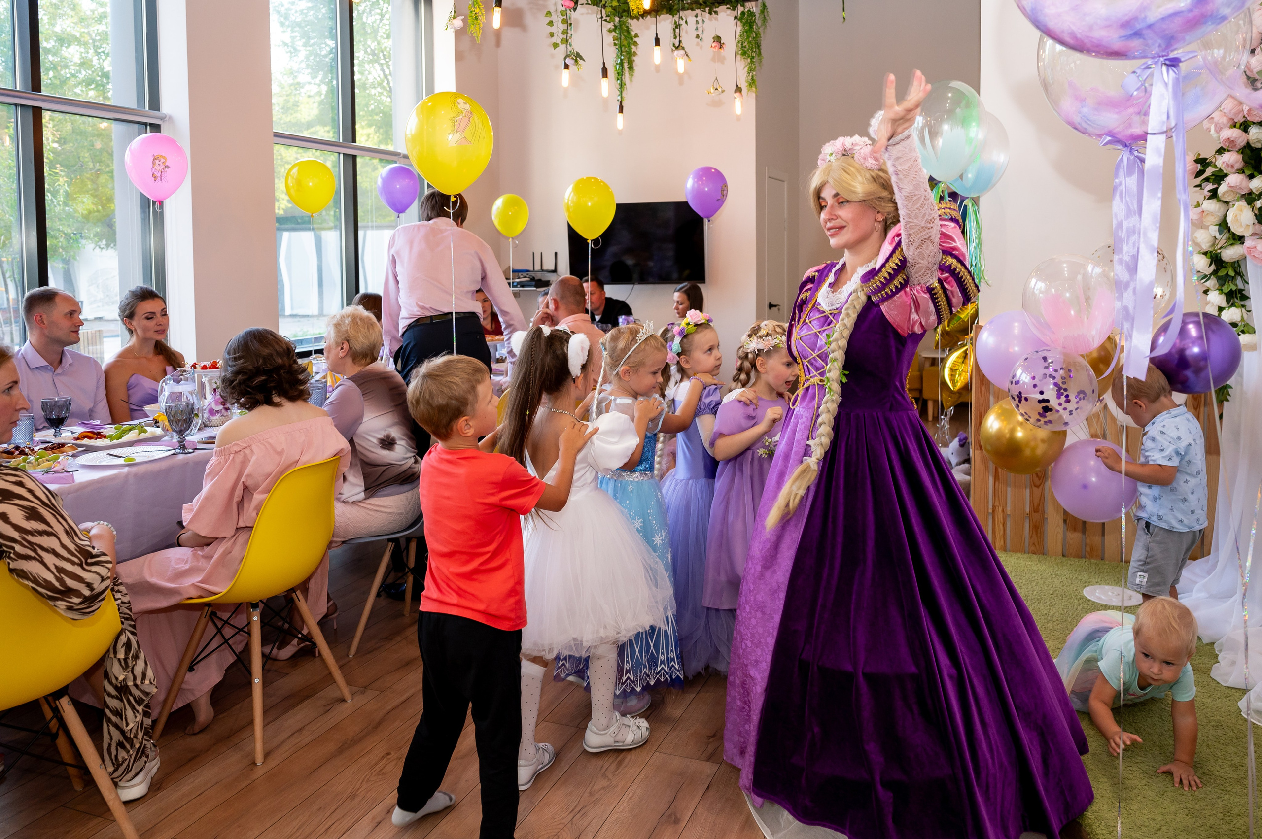 ДР в лофте с фокусником