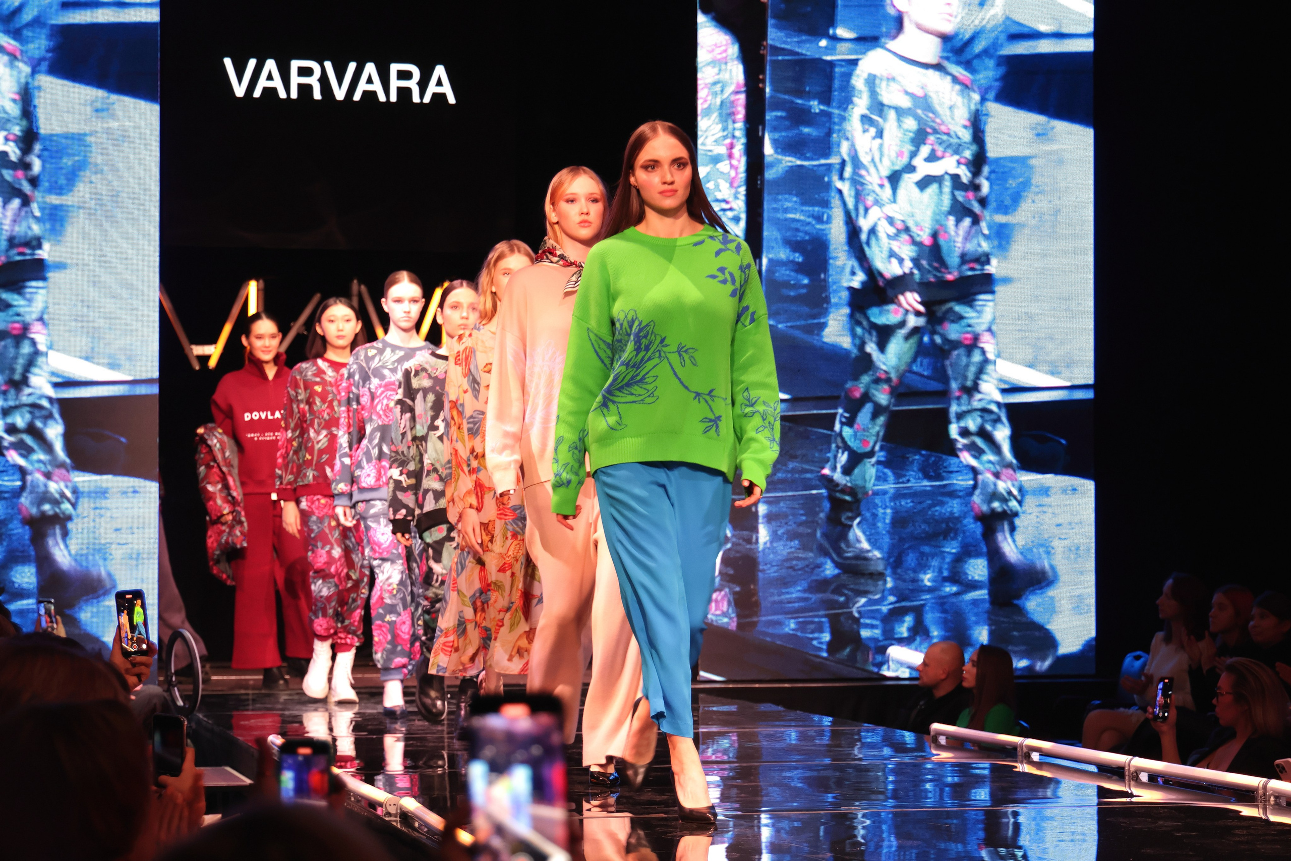 Показ одежды VARVARA на Московском Конкурсе Молодых Модельеров (МКММ)