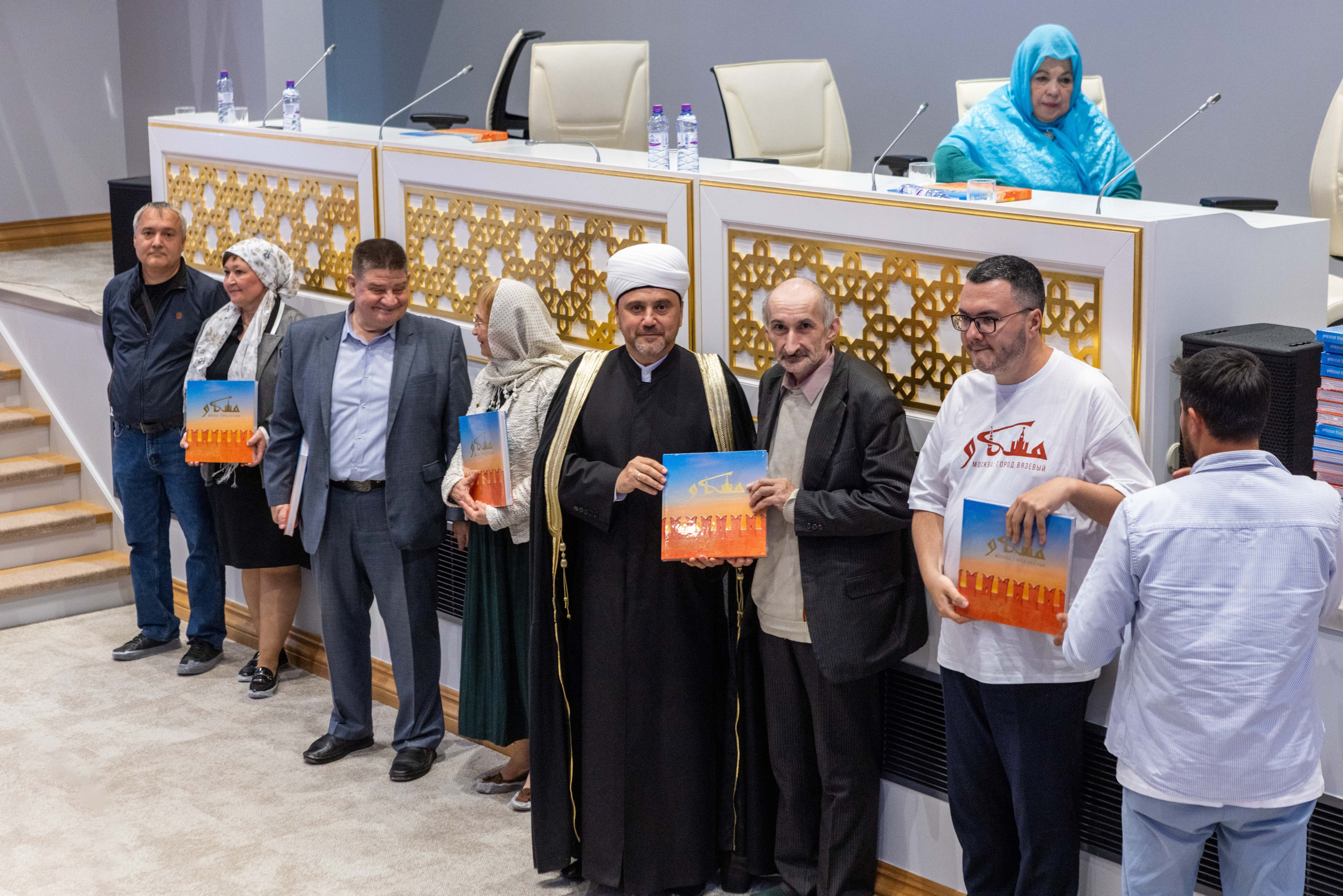 Репортаж с презентации книги — «Москва: город вязевый». Рекламный, предметный, репортажный, семейный фотограф и художник в Москве