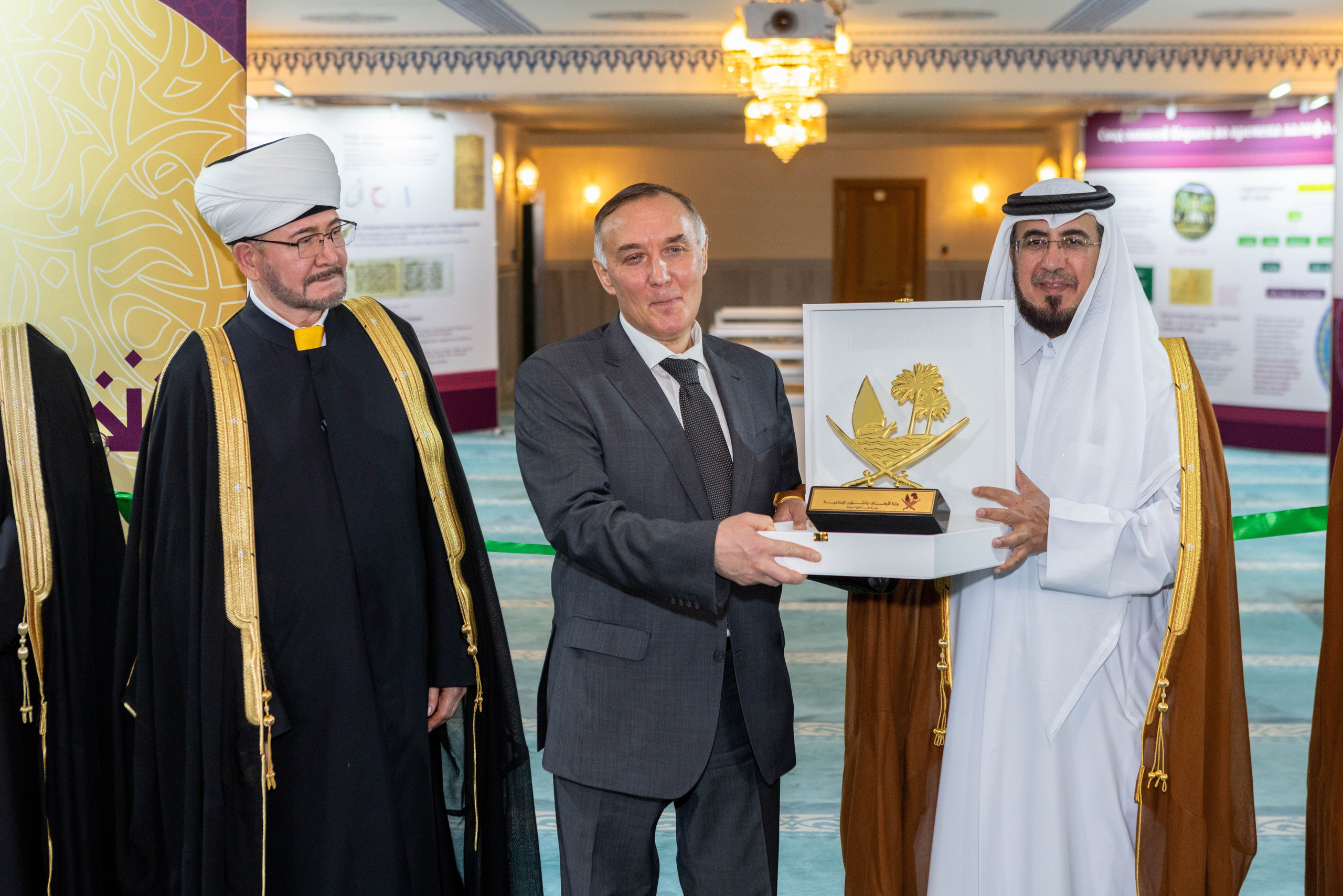 Открытие выставки Мир Корана. Рекламный, предметный, репортажный, семейный фотограф и художник в Москве