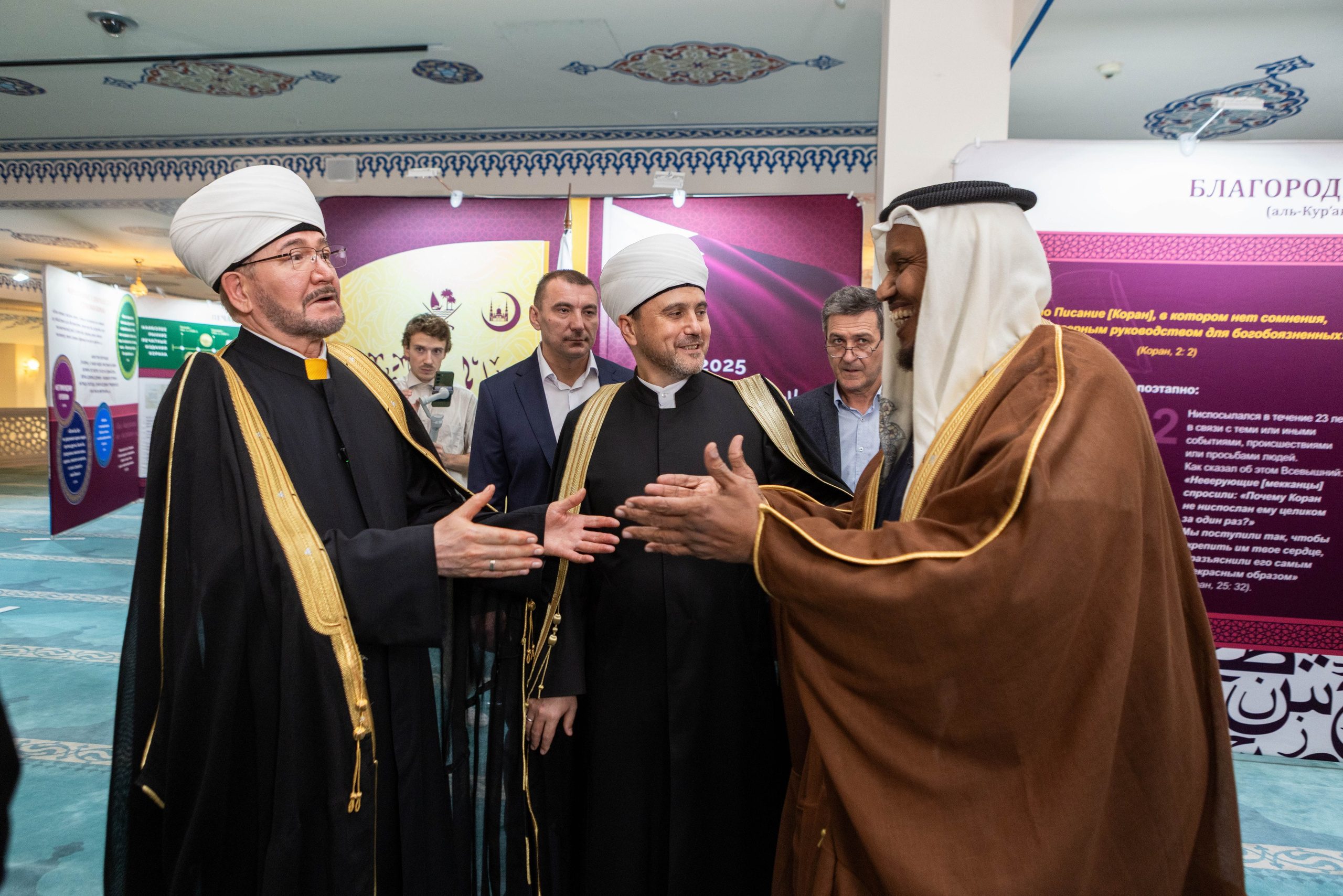 Открытие выставки Мир Корана. Рекламный, предметный, репортажный, семейный фотограф и художник в Москве