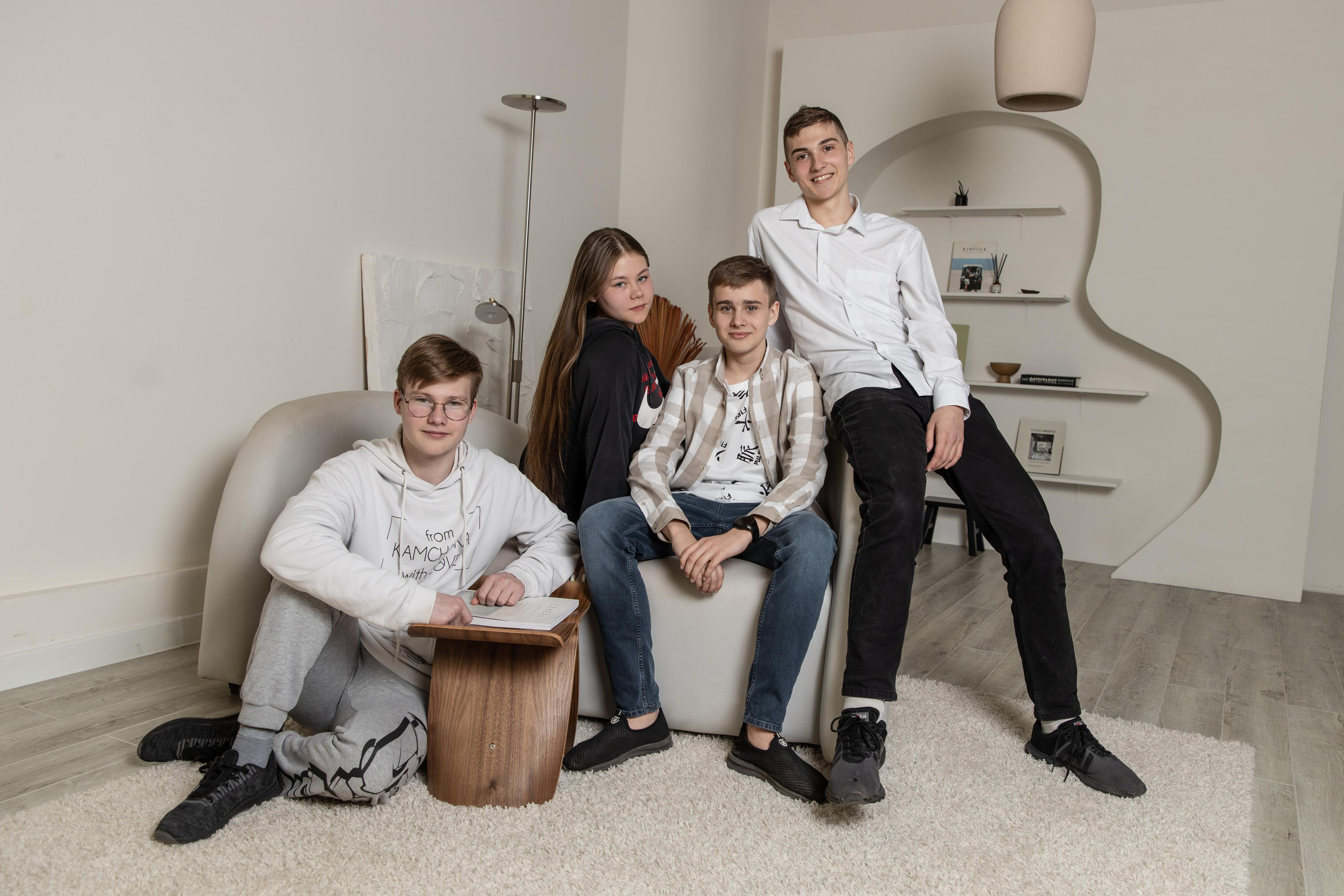 Старшие классы. Авето фото. Выпускные альбомы Камчатка