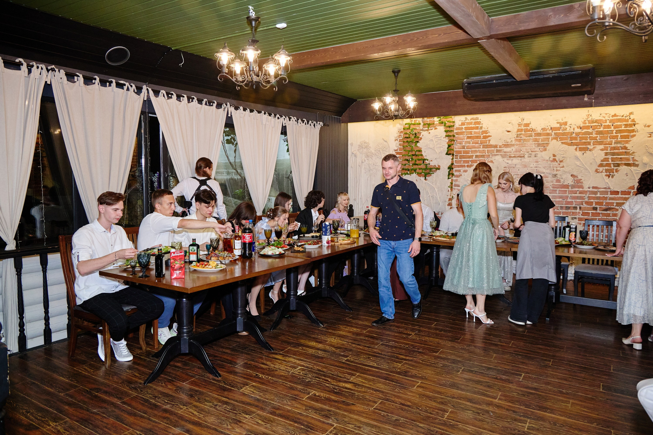 Выпускной 35 Сош. Фотограф Выпускные альбомы Таганрог Сергей Коробченко