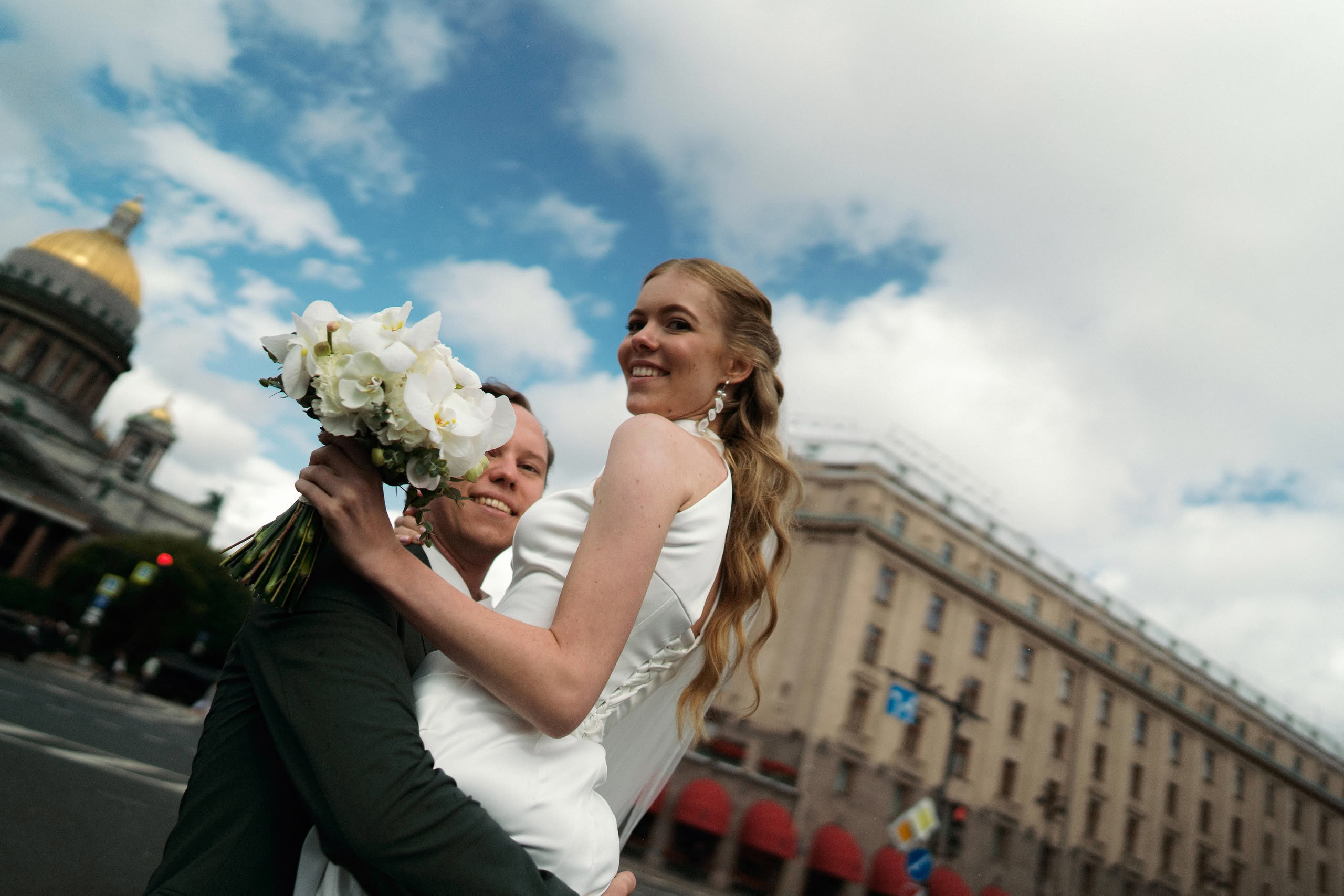 Арина и Илья — свадьба в Петербурге, цифра и плёнка. Свадебный фотограф Дмитрий Родионов — Санкт-Петербург и Ленинградская область