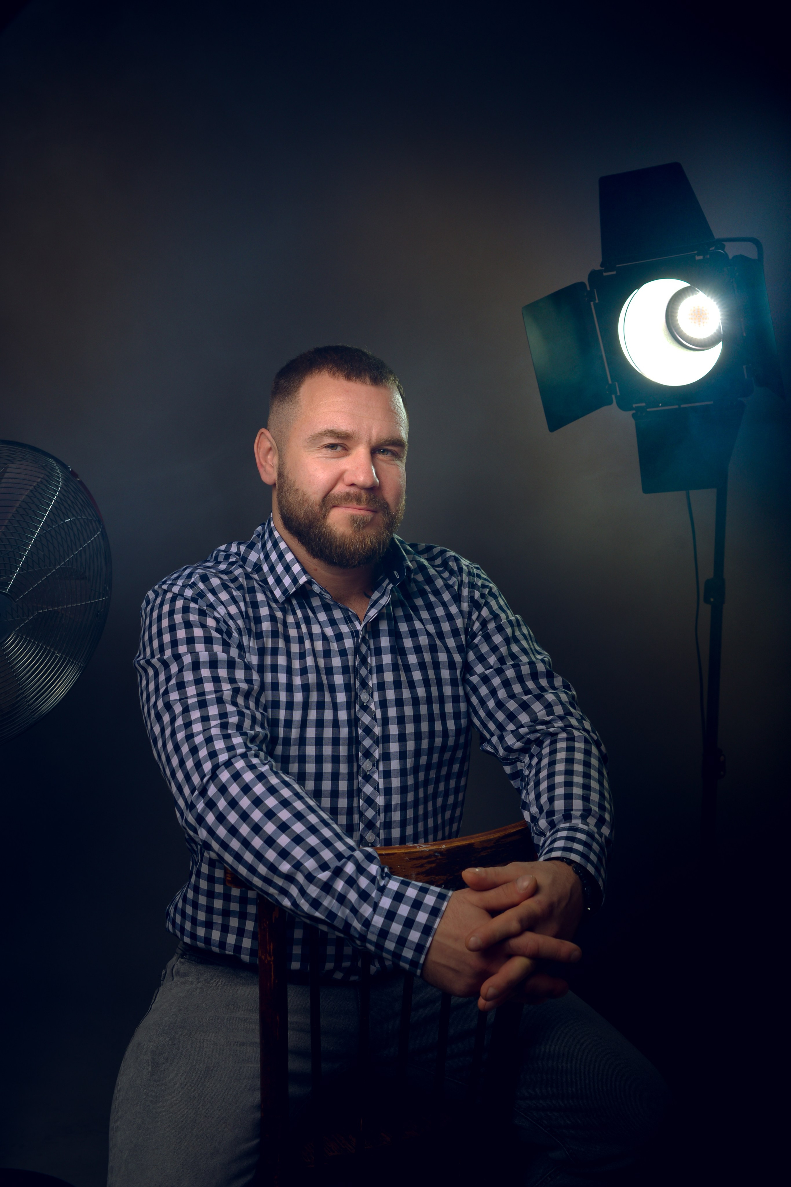 МУЖСКОЙ ПОРТРЕТ. Фотограф Юлия Антушева