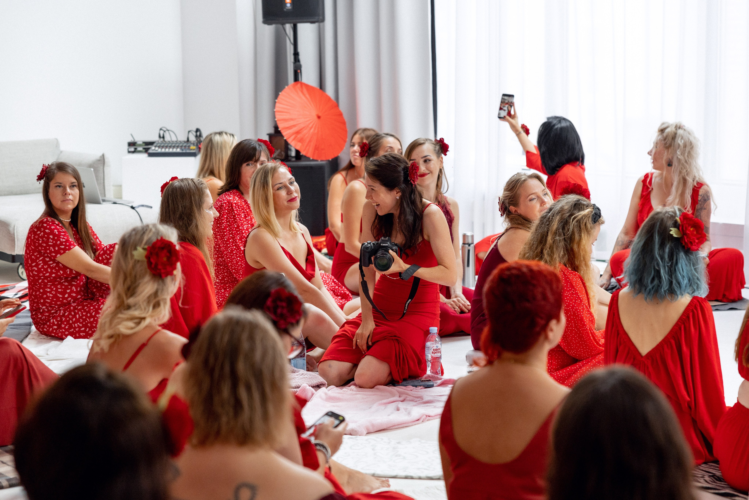 Женский круг «Прикоснись». Дарья Бухреева — фотограф, видеограф и фототерапевт. Москва и мир