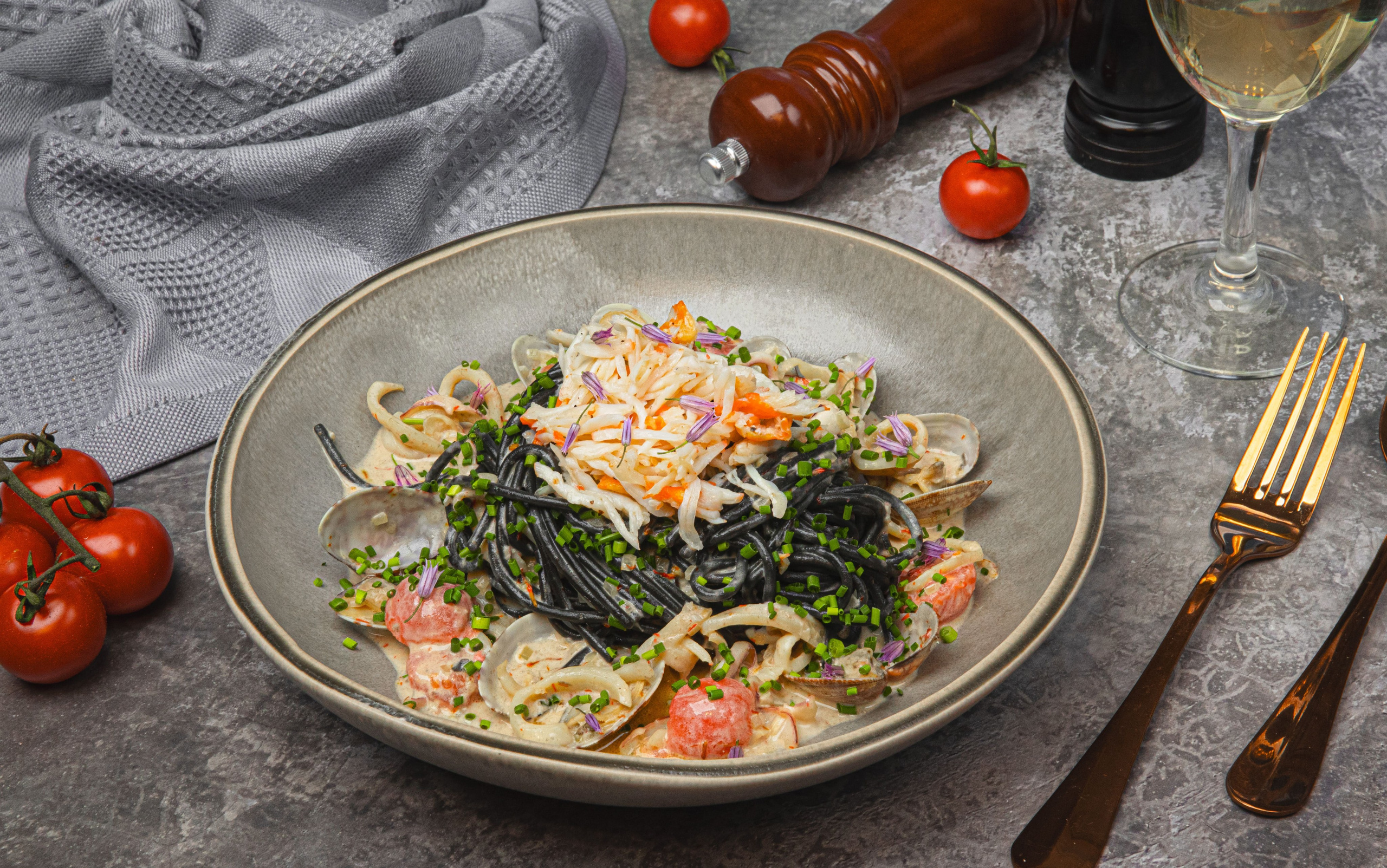 Художественная съёмка блюд с участием фуд-стилиста. Фуд-фотограф Илья Милоданов съемка в Москве и Московской области