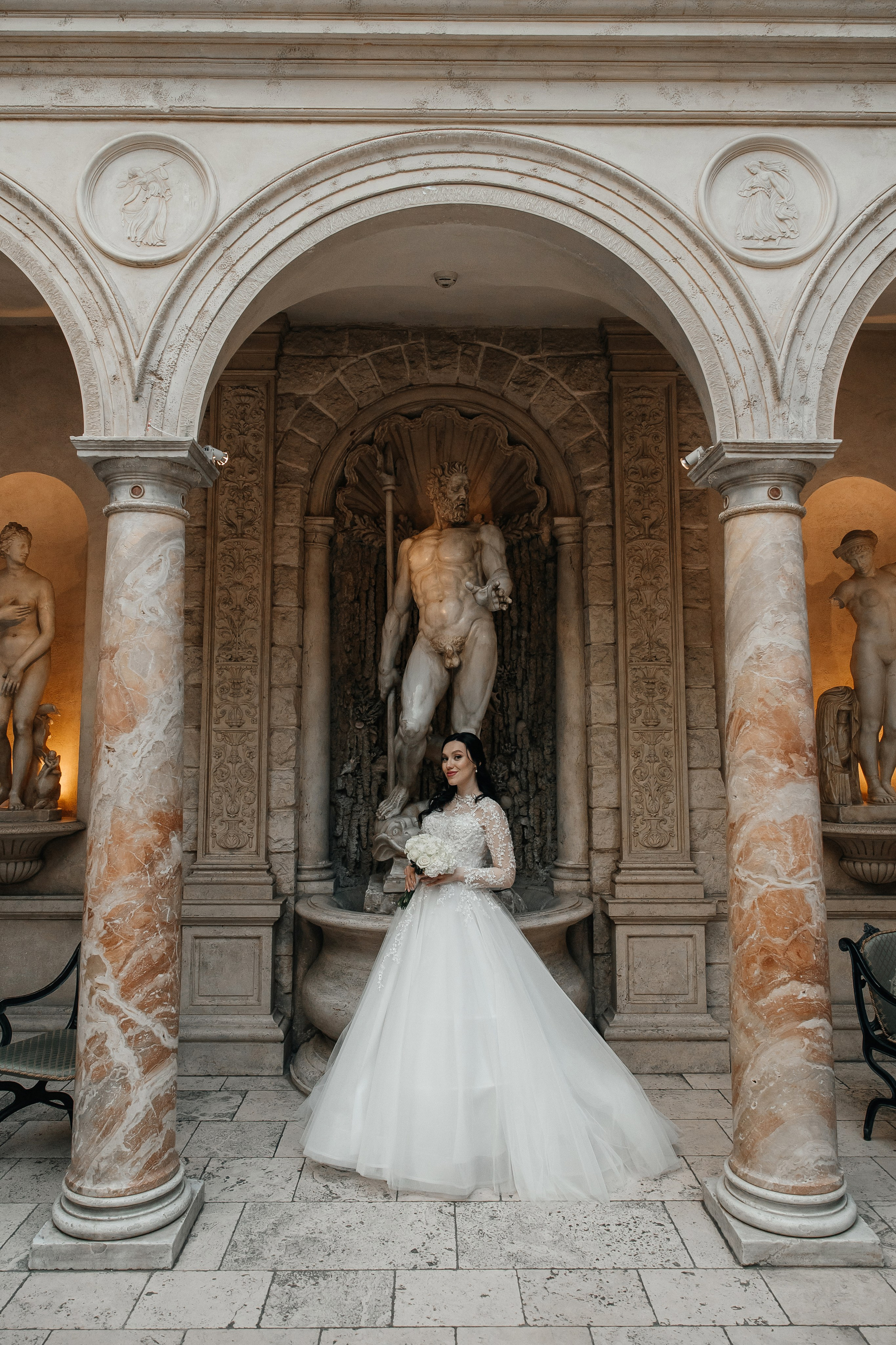 Свадебная фотосессия в ресторане Турандот. Свадебный фотограф в Москве Дарья Олендарёва