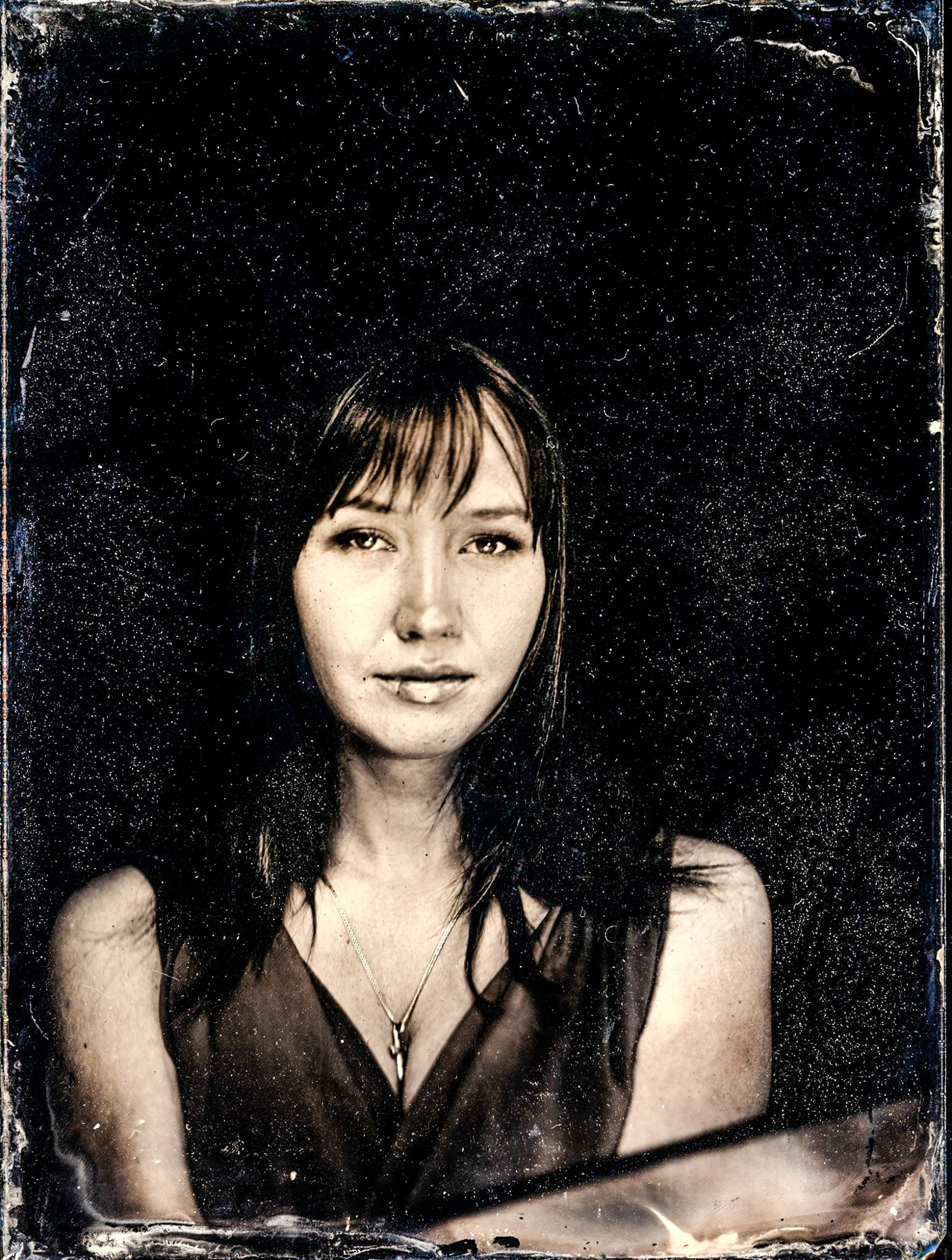 Винтажняа авторская фотография девушки со звездным фоном. 