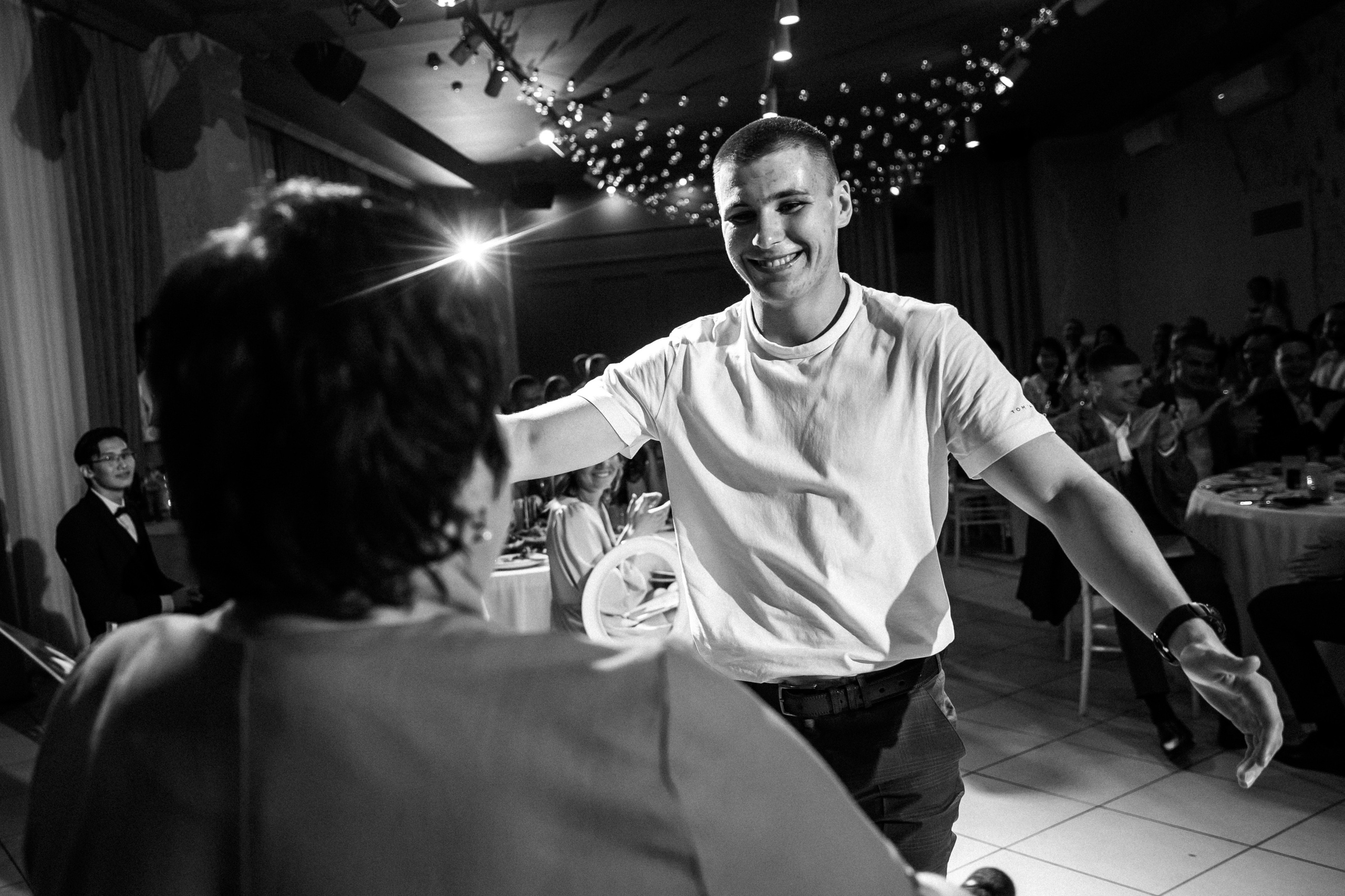 2023-06-23 Выпускной МБОУ СОШ № 10. Фотограф в Красноярске