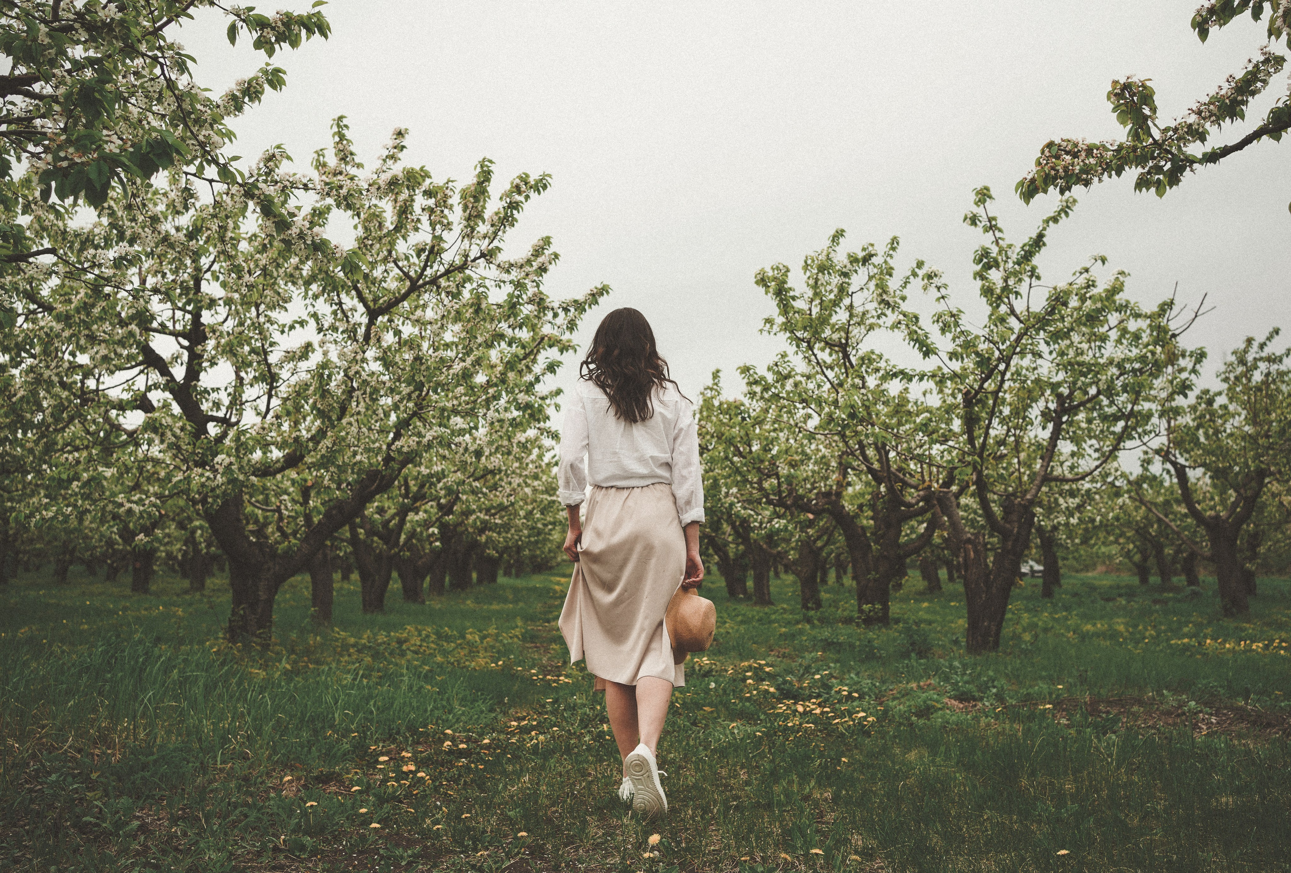 Фотосессия в цветущем саду в пос. Мускатный. Фотограф Ростов-на-Дону. Свадебный фотограф в Ростове-на-Дону. Таинство Крещения и Венчания, семейные фотосессии. Алёна Чёботова