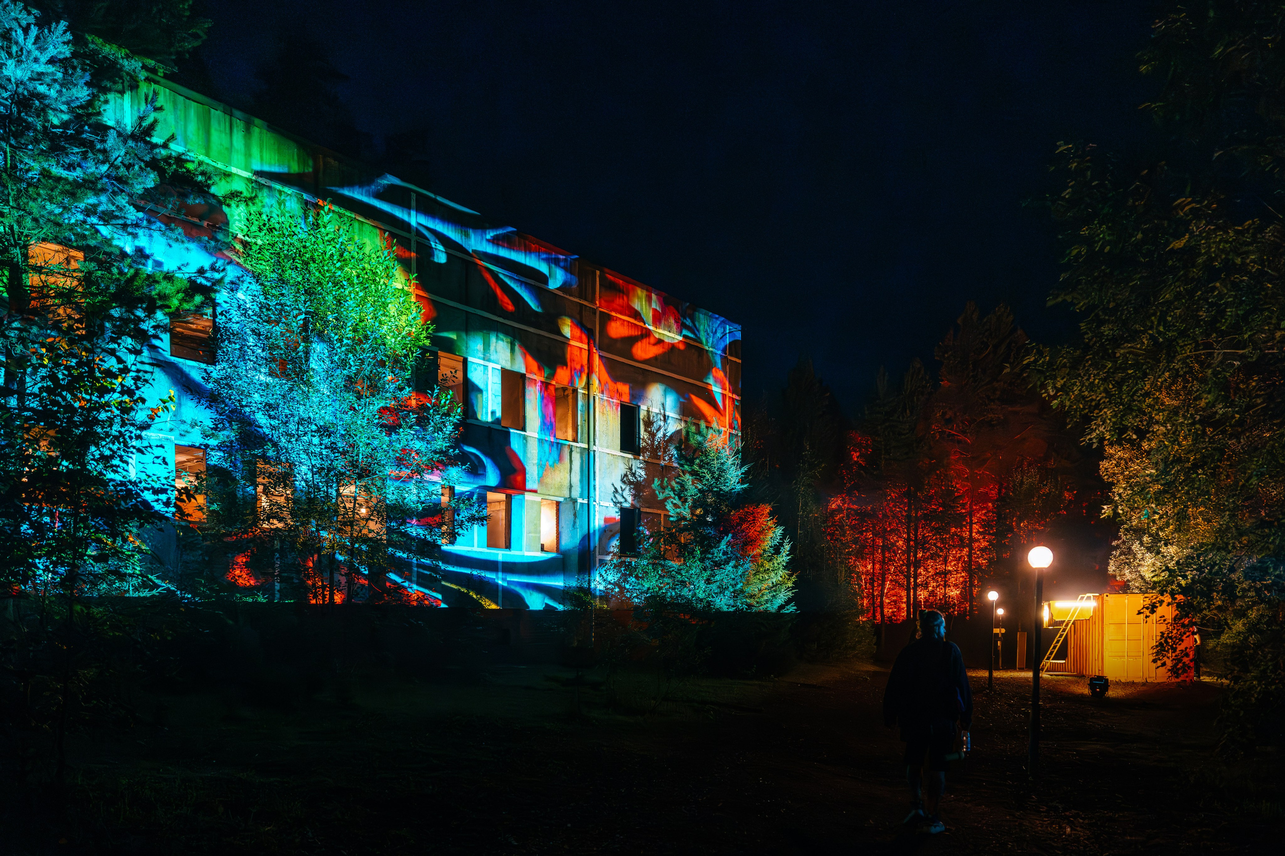 Outline 2024. @tomrus: Рустам Шагиморданов — фотограф