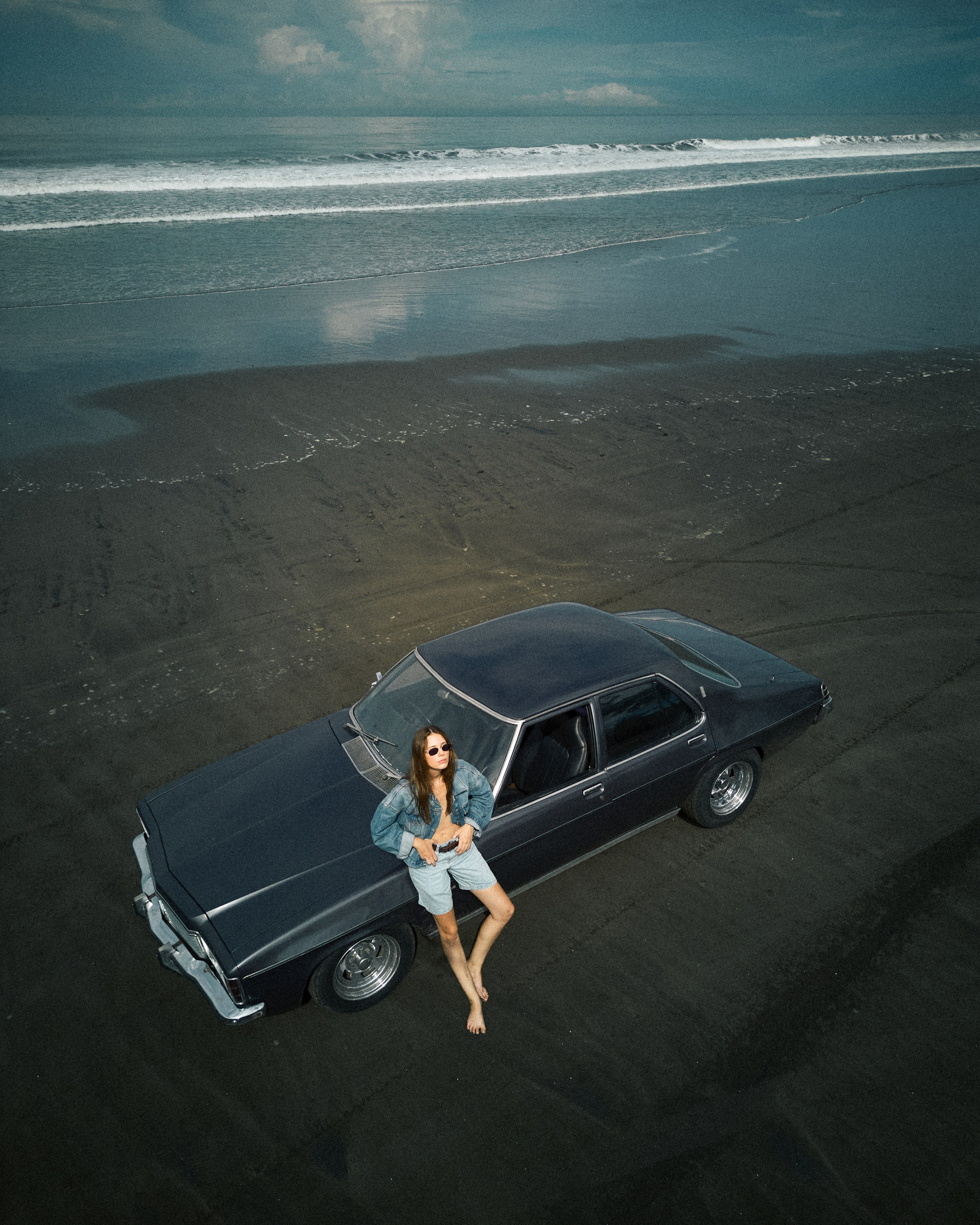 Karina in black sands. Главная