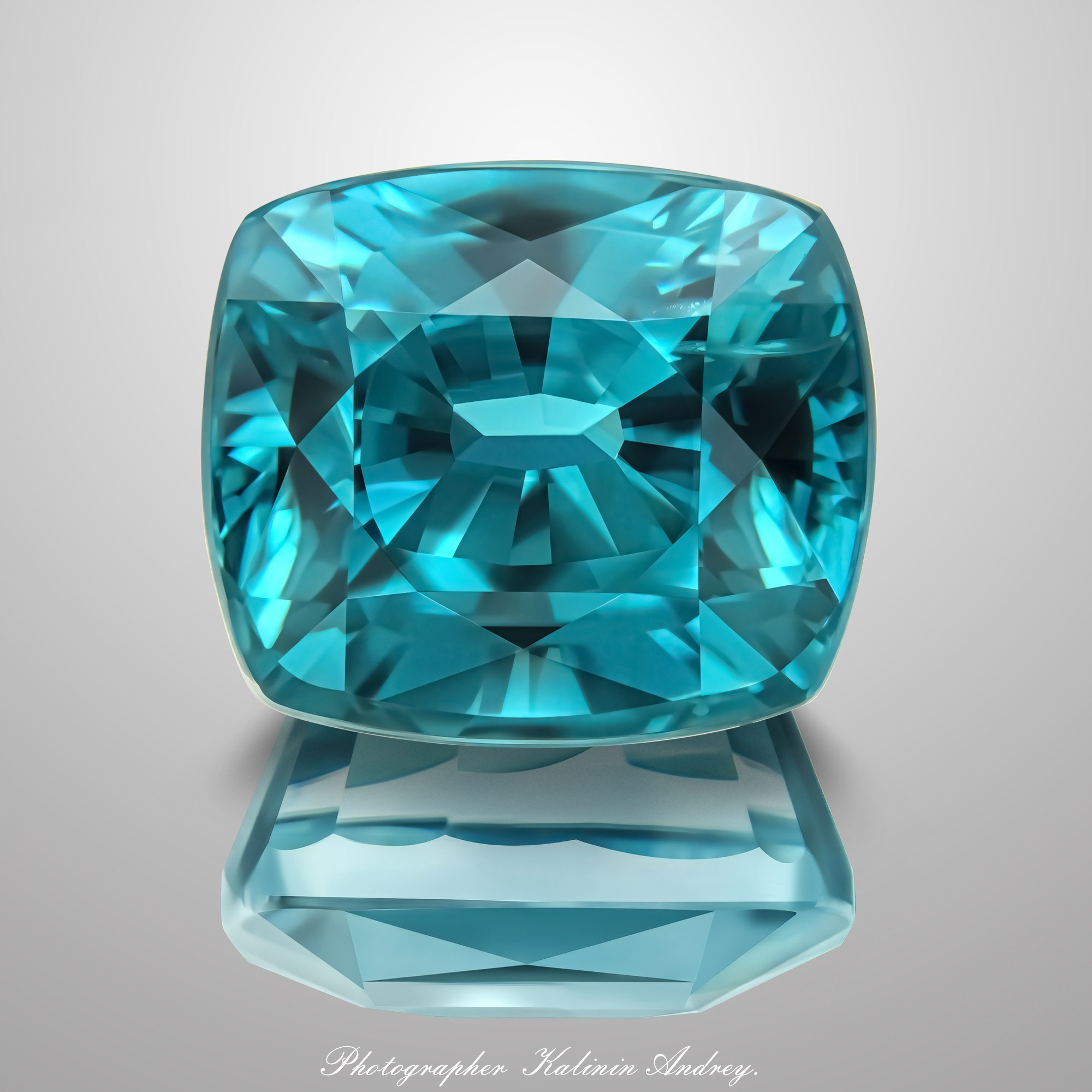 Фотографии в большом разрешении драгоценных камней на продажу купить тел +79 660 031 307. Высококачественная профессиональная рекламная фотосъёмка ювелирных украшений, драгоценных камней в Москве. Обучение, консультация