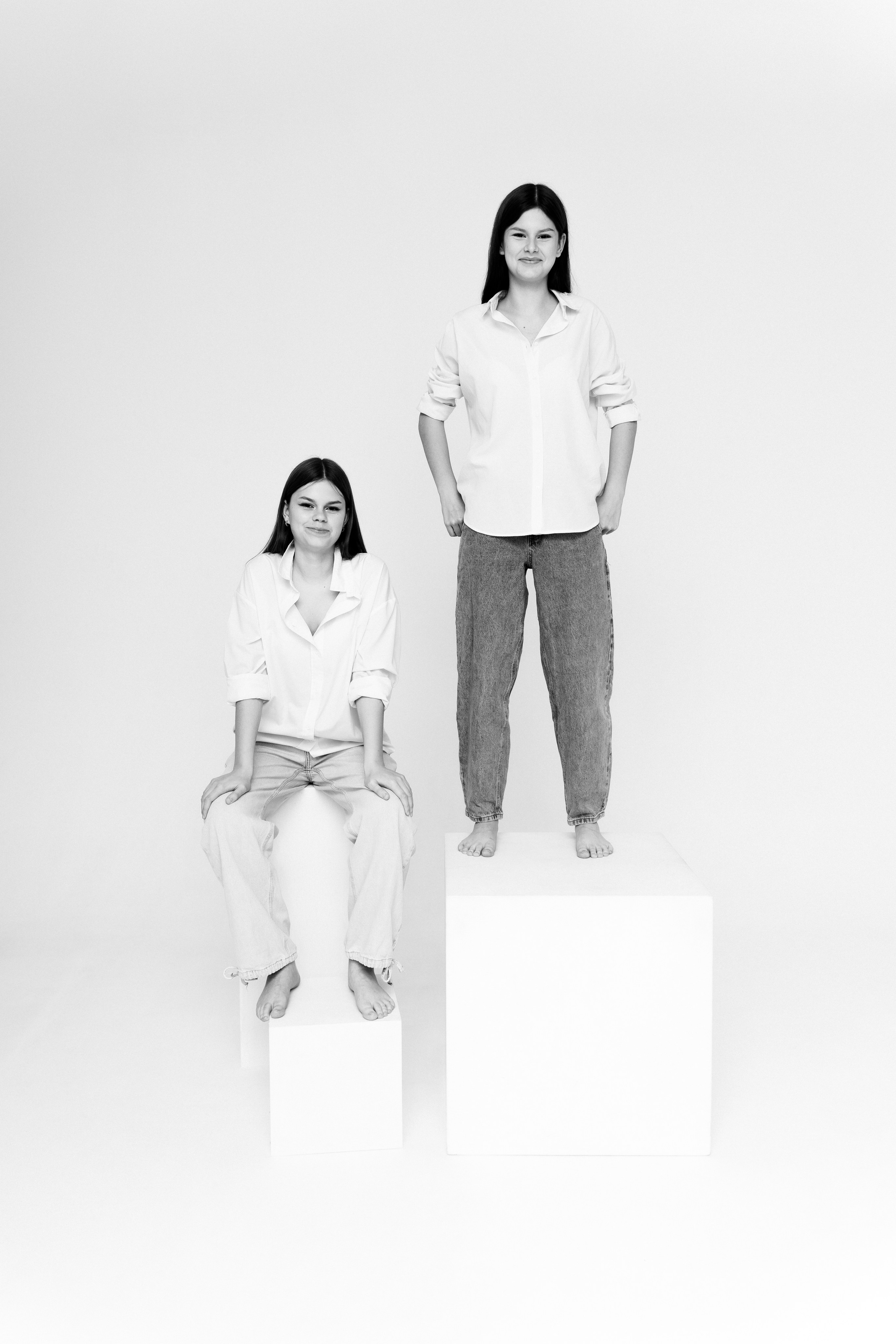 Бабушка и внучки. ВАША СЕМЕЙНАЯ ФОТОСТУДИЯ