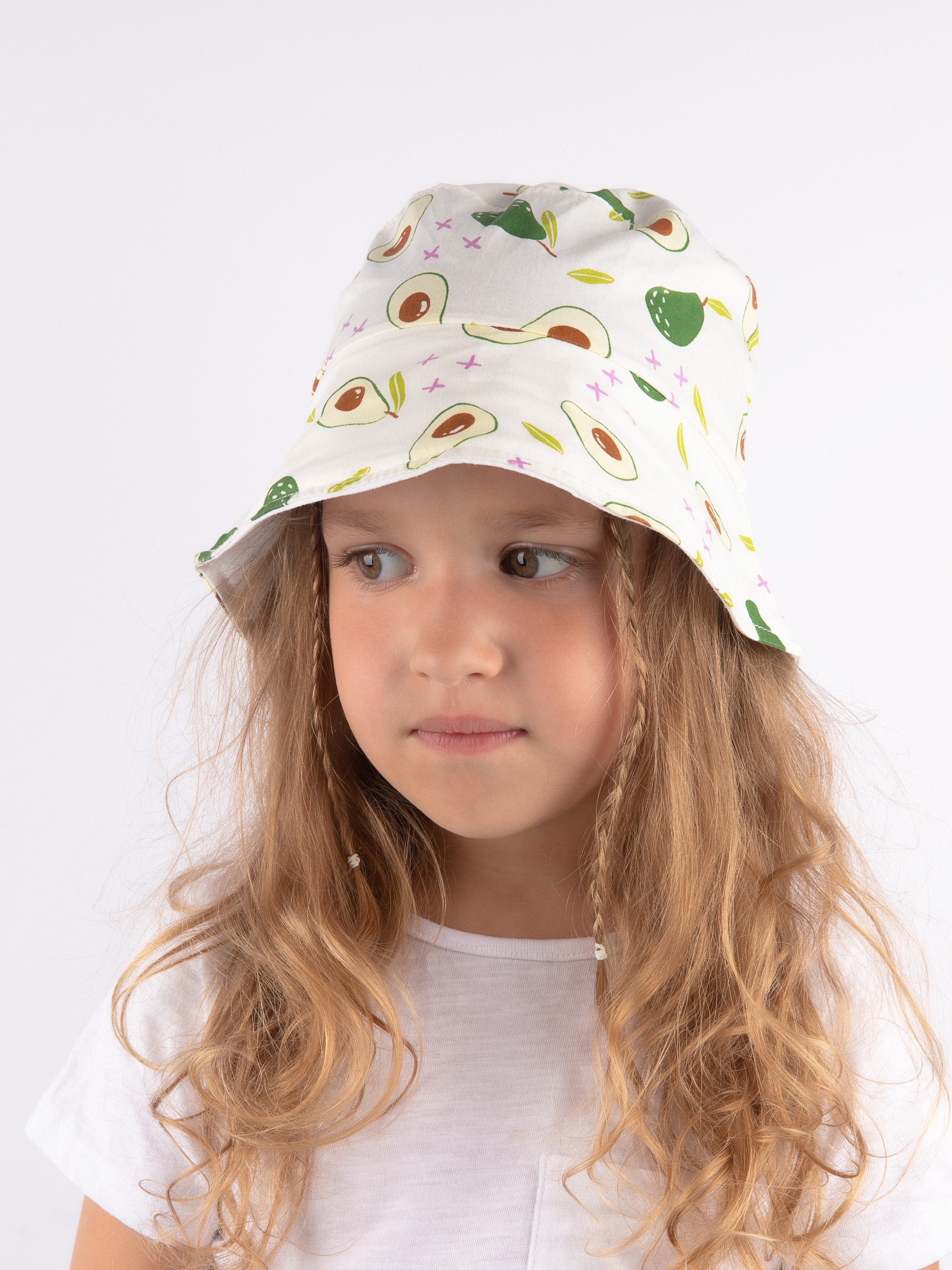 Детские панамки. Фотостудия предметной и модельной съёмки для маркетплейсов