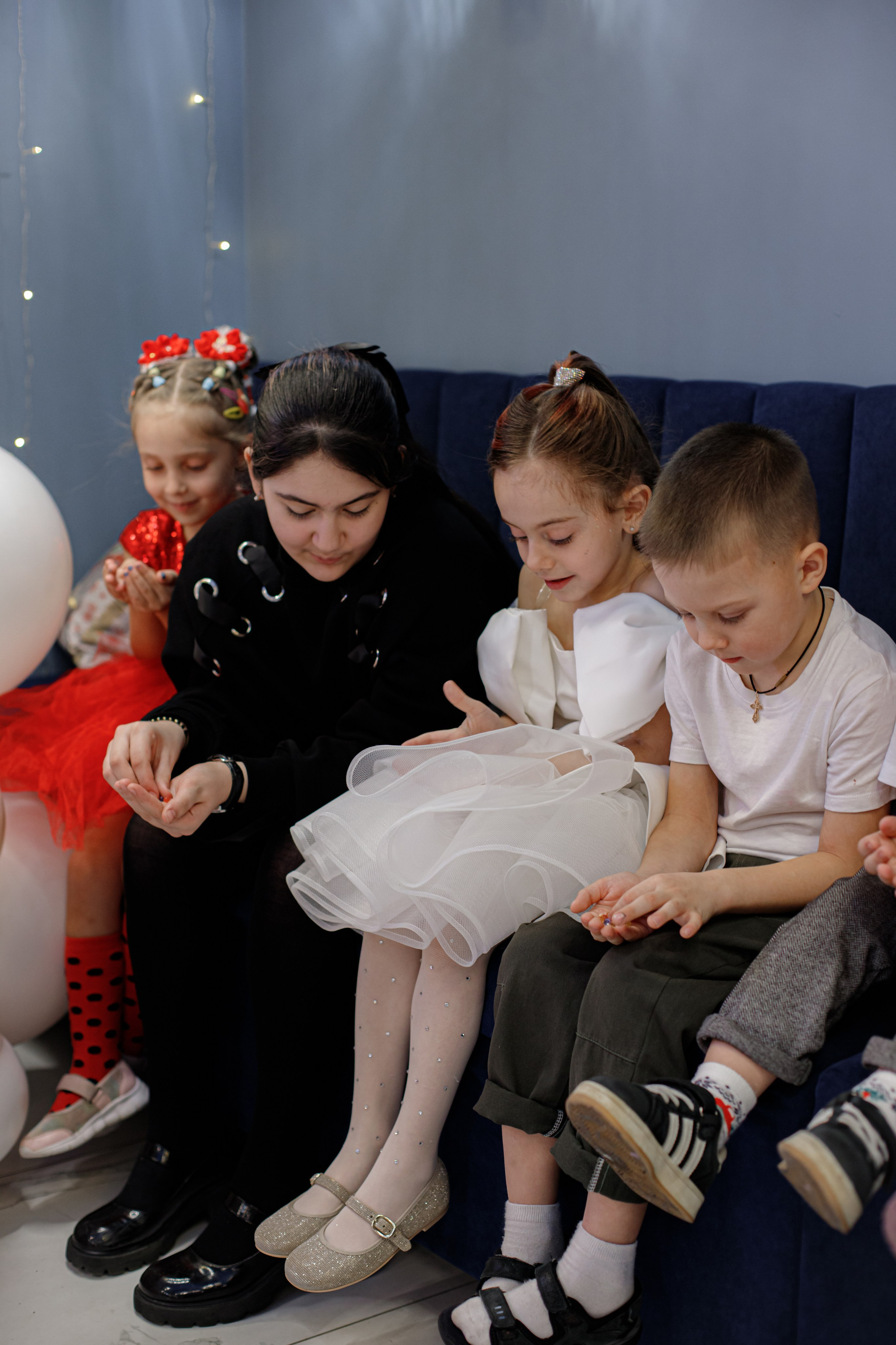 ASIA'S BIRTHDAY PARTY. Photokarish