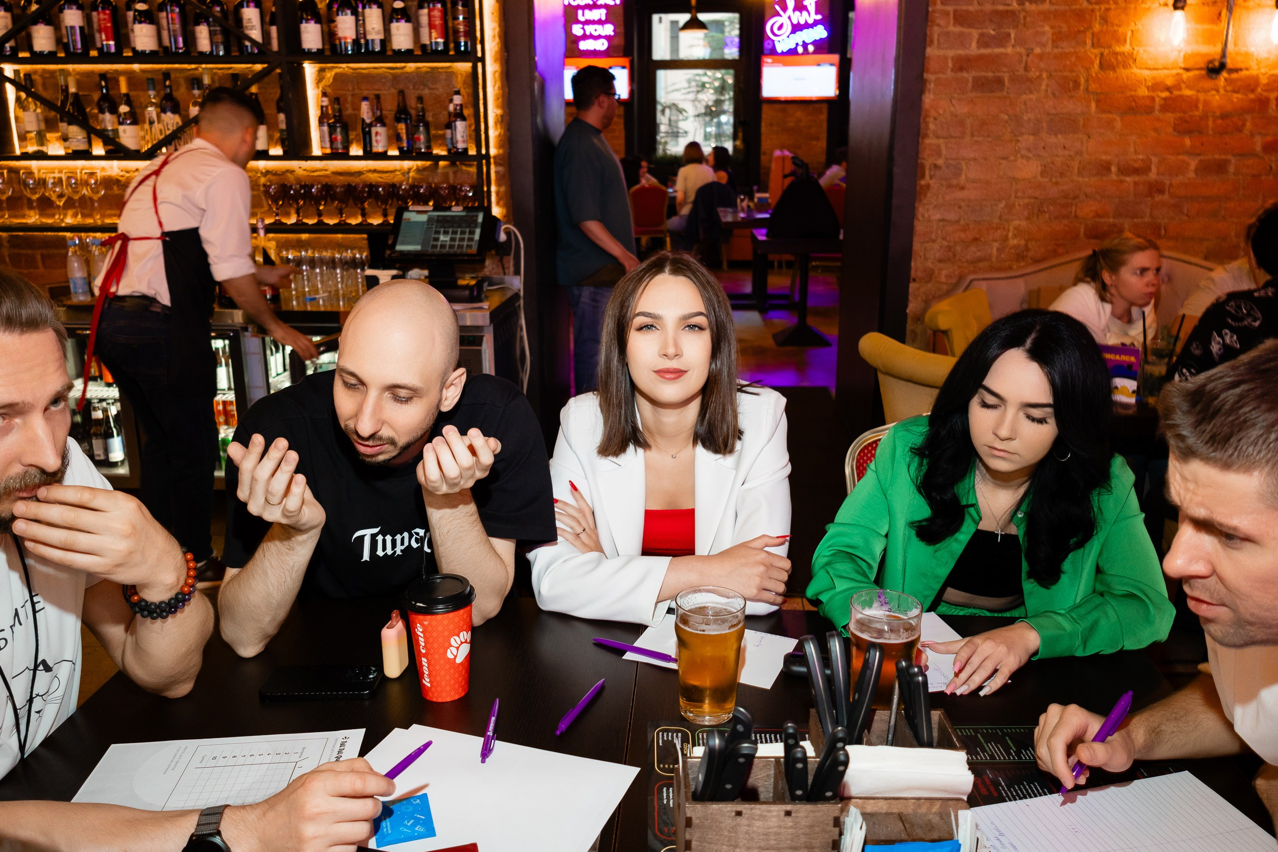 Команда игроков на игре квиз