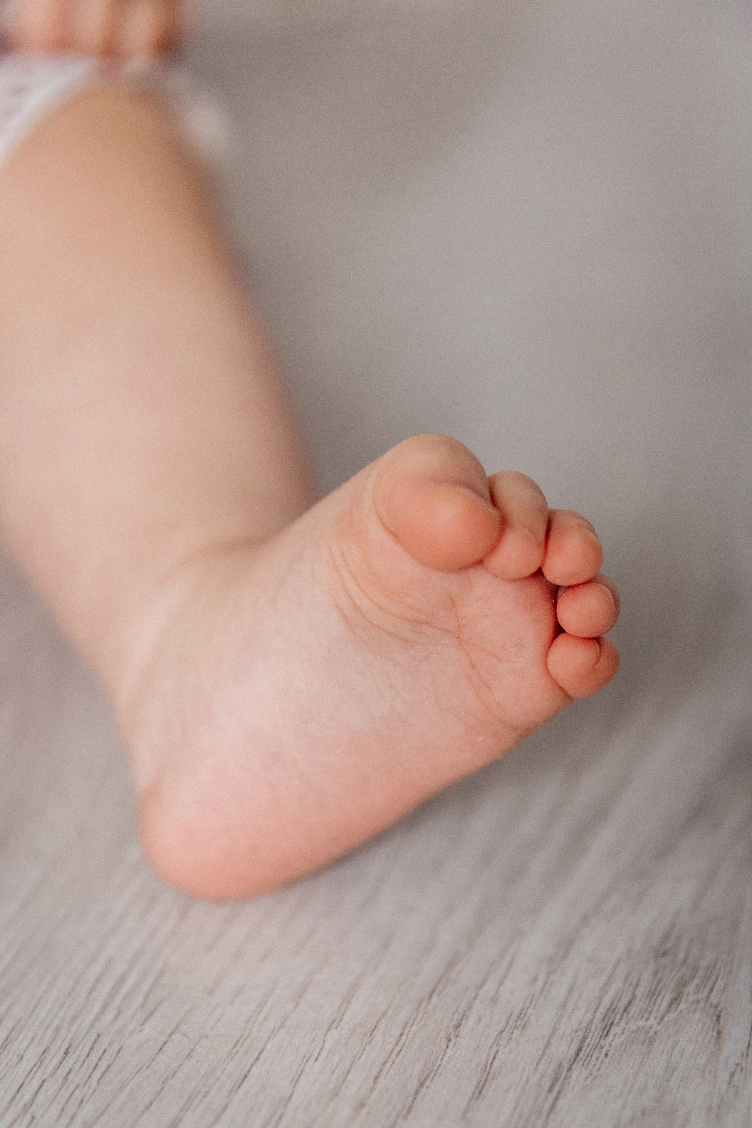 Минимализм (единичка, буквы-кубики, отдельный реквизит на фоне). Детский фотограф, выпускные альбомы в Нижнем Новгороде Бодягина Мария