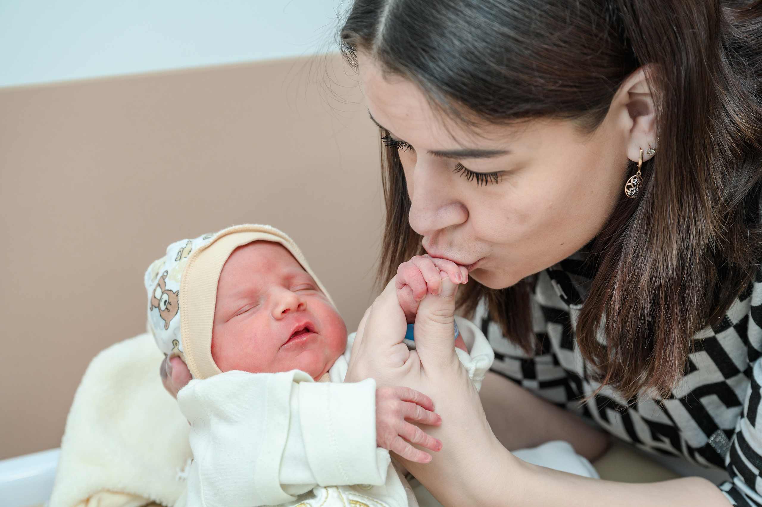 💕. Фотосъемка выписки из роддома в Москве, заказать фотографа на выписку ньюборн съемка в роддоме newborn фотограф в Юдино