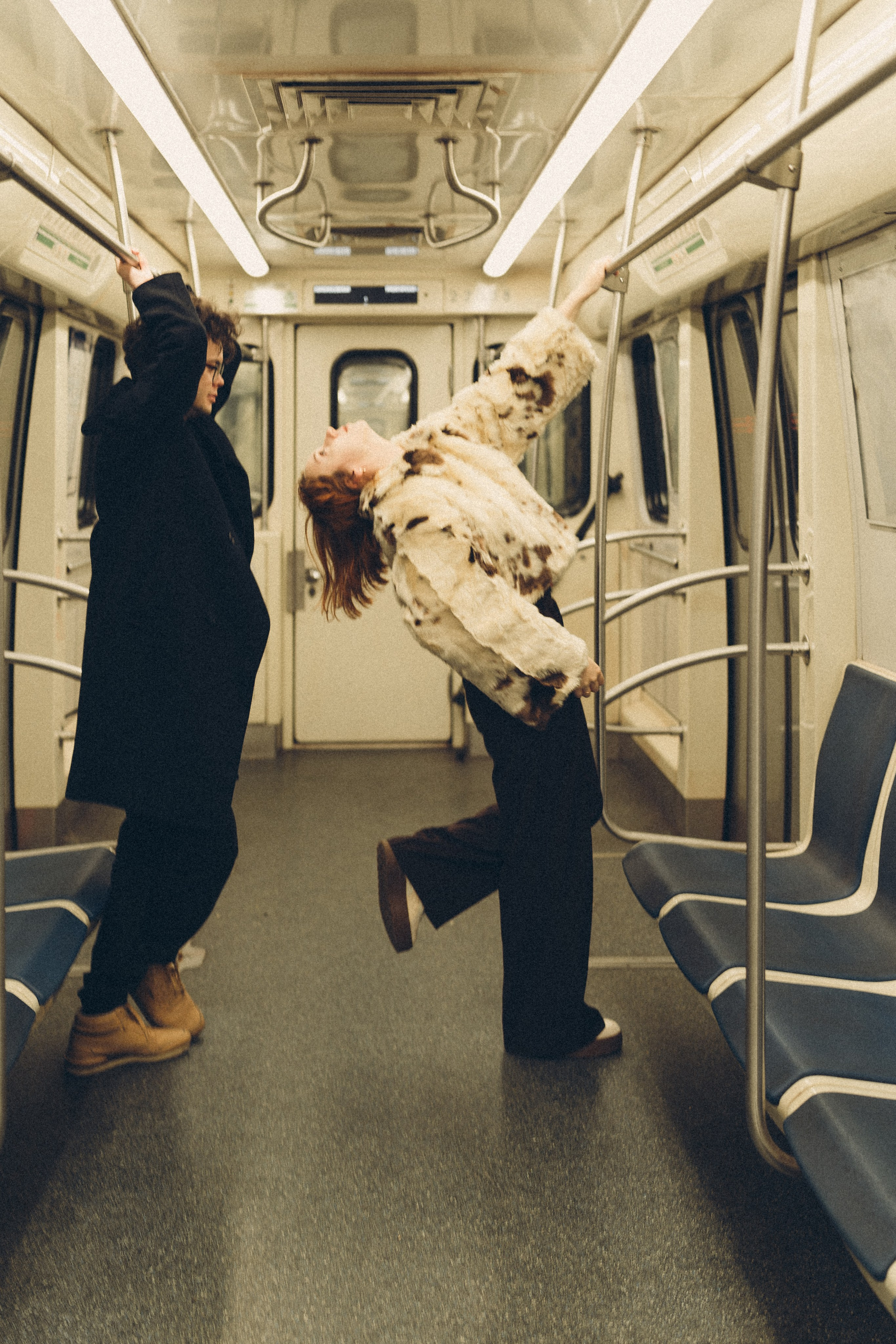 НОВОГОДНЯЯ ФОТОСЕСИИЯ ПАРЫ В МЕТРО ЛЮБОВЬ. Профессиональный фотограф, Санкт-Петербург — Виктория Богомолова