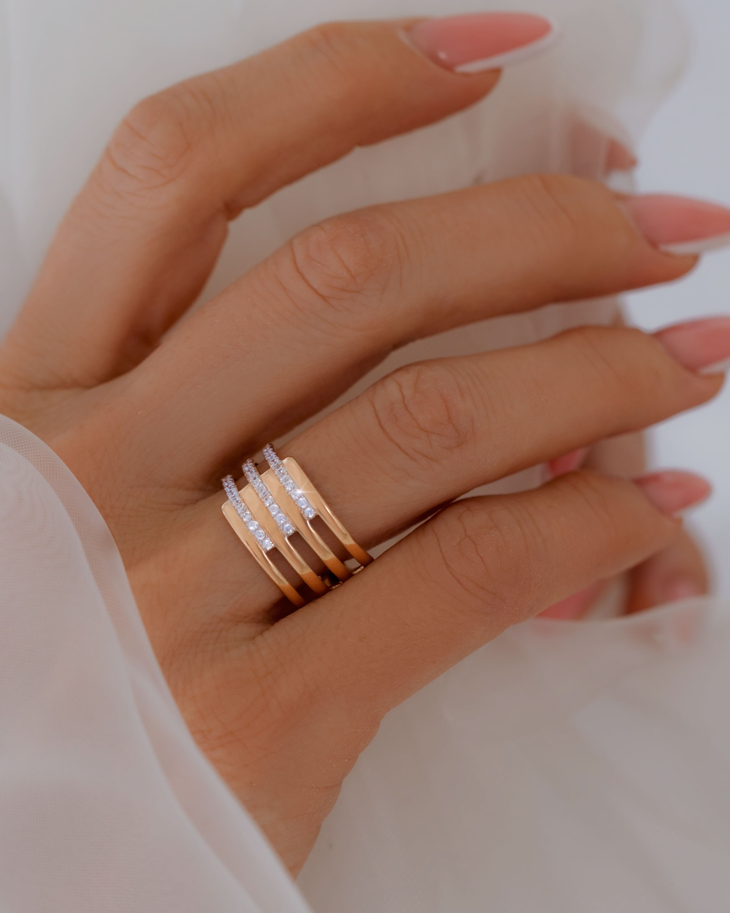 Hands. Предметный и женский фотограф в Новосибирске