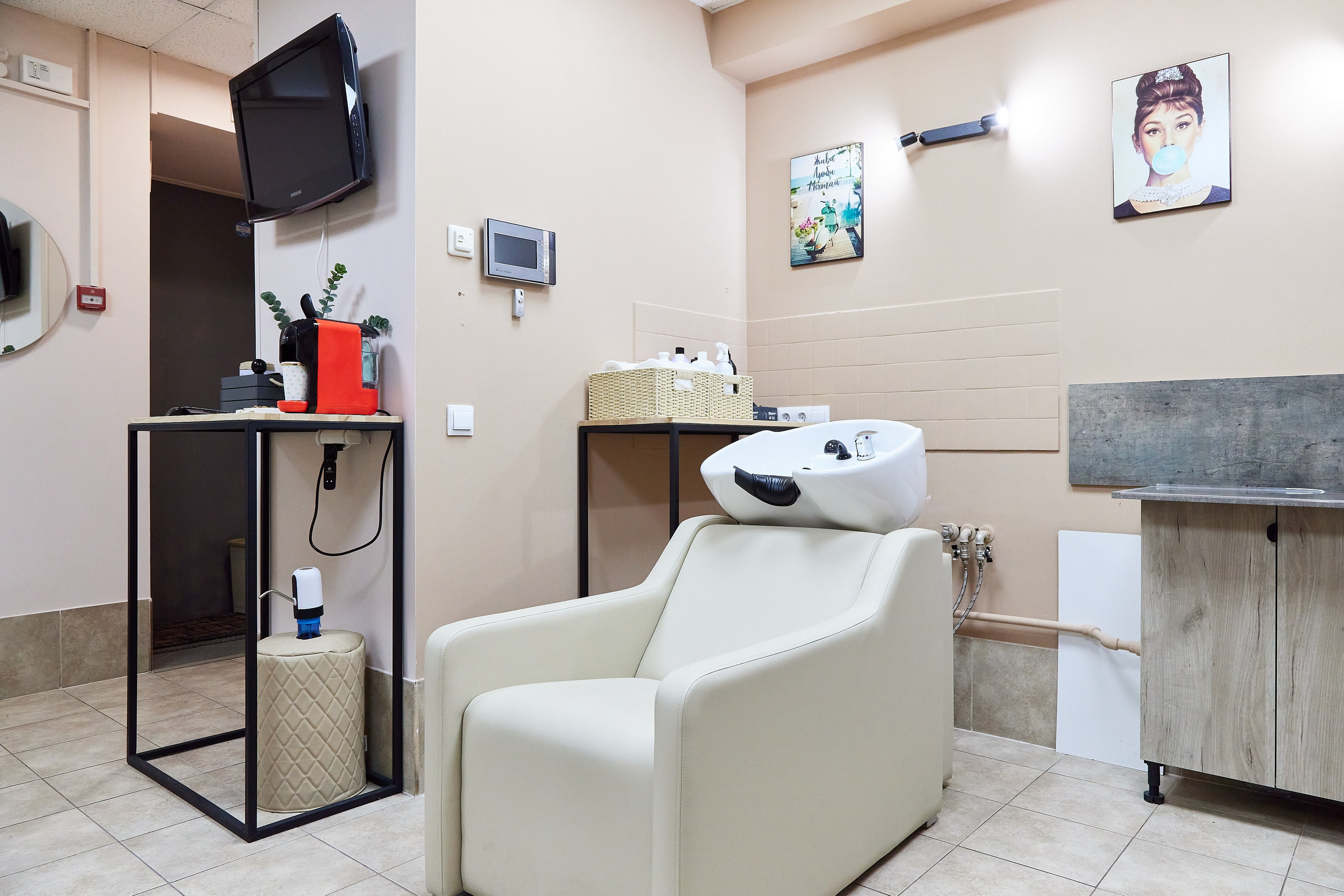 Салон красоты МяtА на Миллионной улице. Фотограф Анастасия Леонтьева Санкт-Петербург