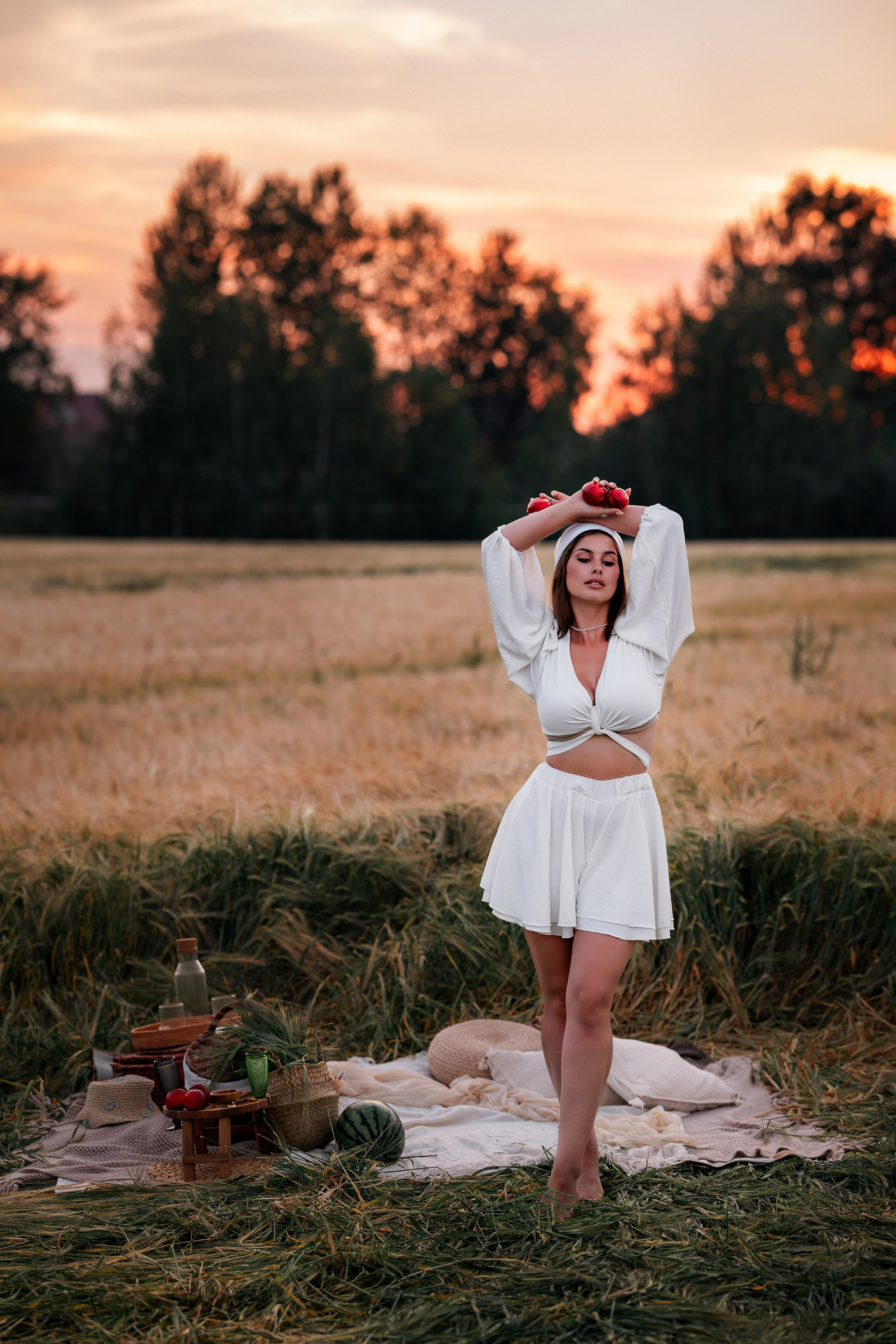 Пшеничное поле на закате. Женский и семейный фотограф в Москве Виктория