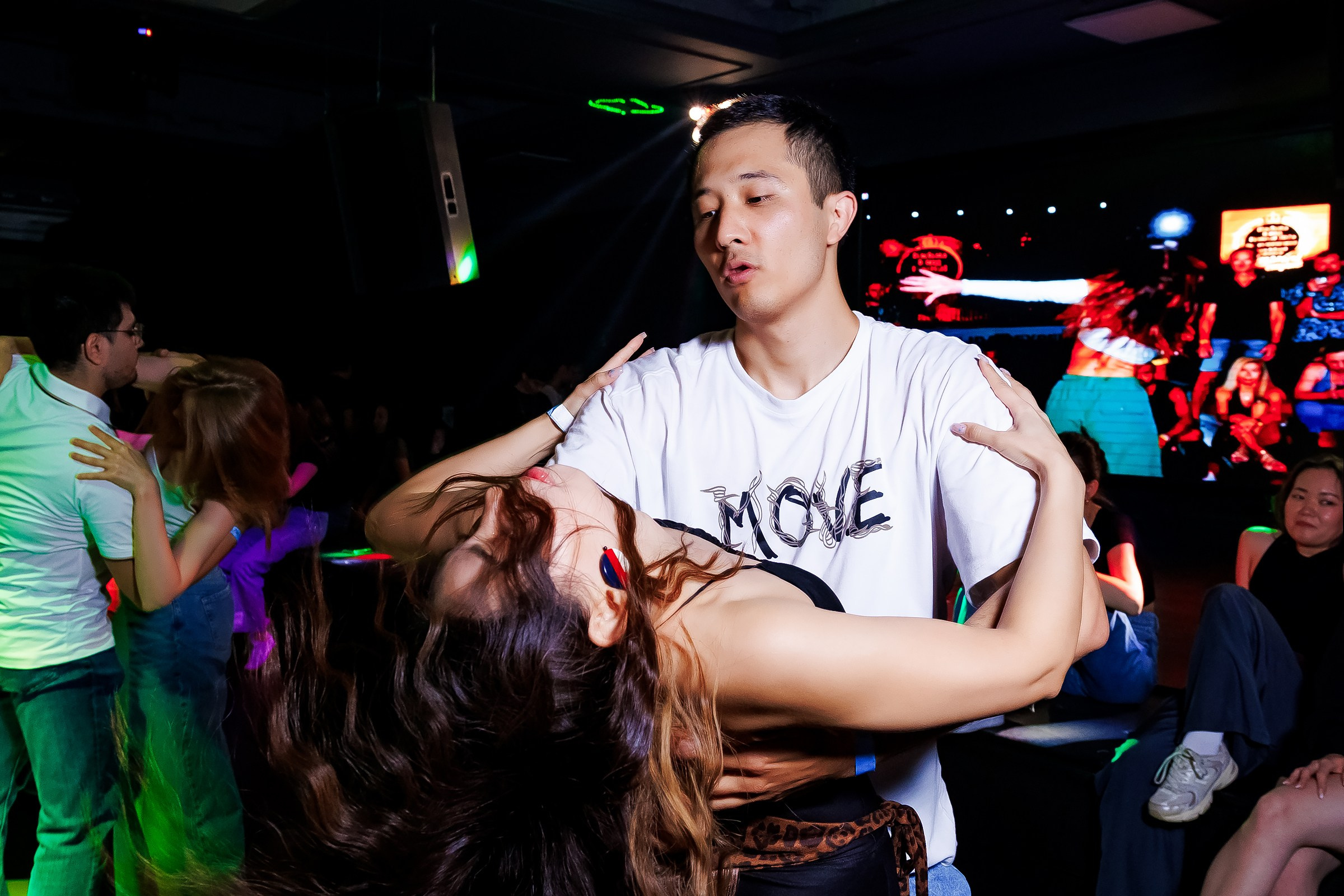 Bachata Party Hola Dance. Репортажный фотограф в Алматы Каюпов Сержан