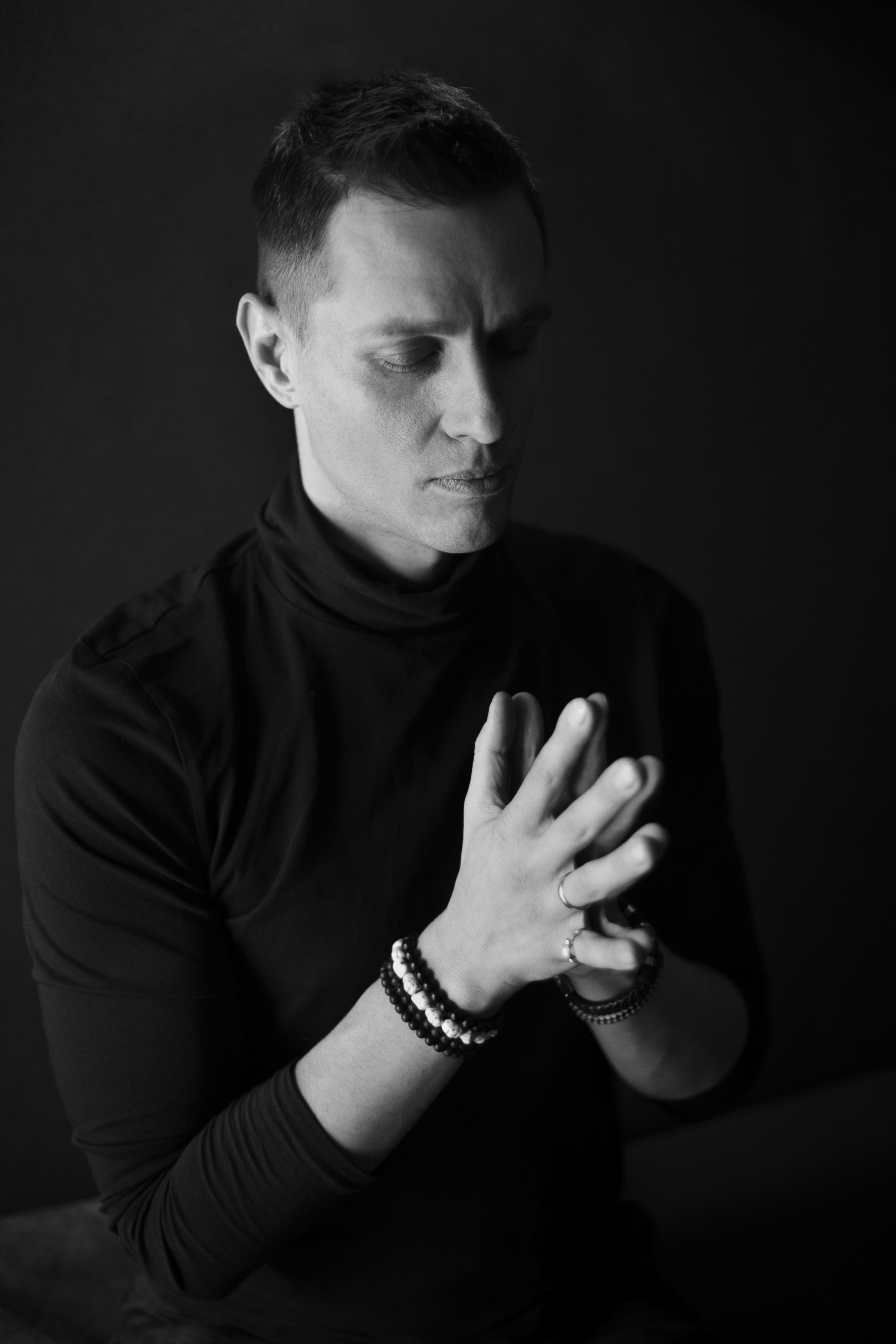 Илья Ларионов. иллюзионист. Психолог с фотоаппаратом Зимина Оксана