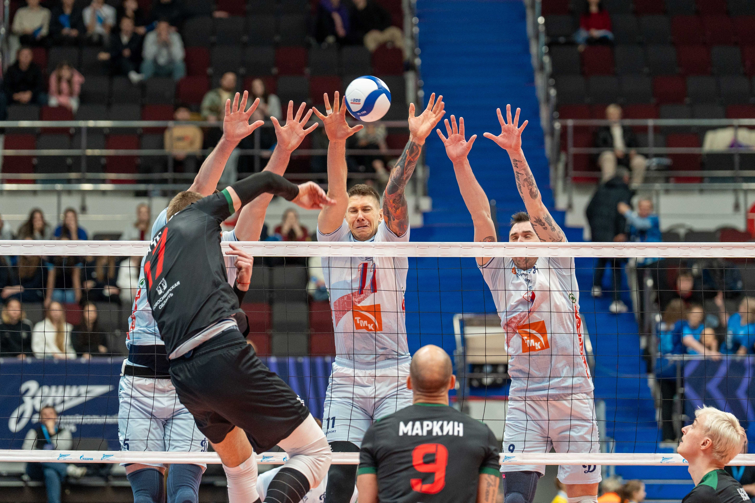 Локомотив — Динамо: фотогалерея полуфинала Суперкубка России 2025 | Антон Гауф. Спортивный фотограф в Санкт-Петербурге | Антон Гауф