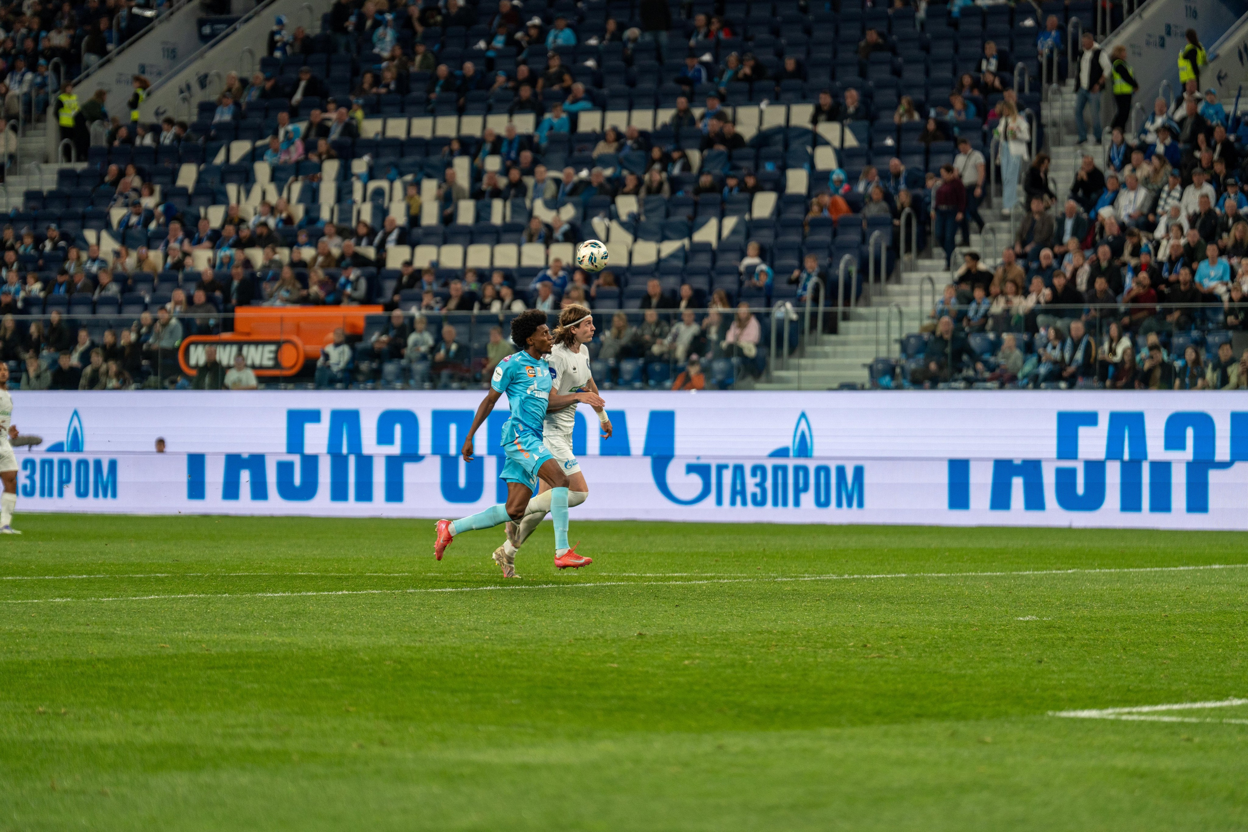 Спортивный фотограф Санкт-Петербург снимает матч Зенит–Оренбург