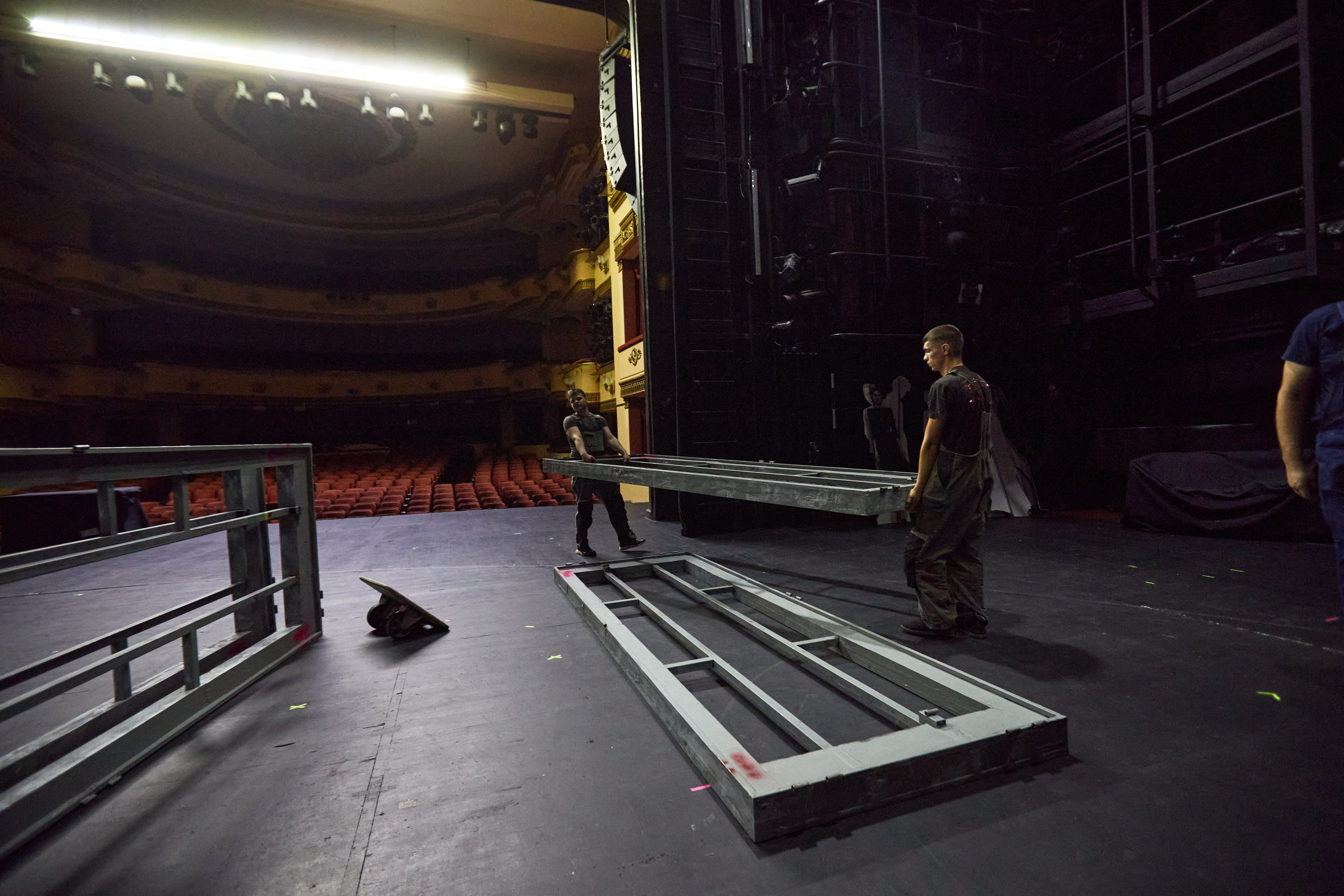 Гастроли Краснодарского театра драмы им. М. Горького в Москве, театр им. Е. Вахтангова. Фотограф Юлия Маринина