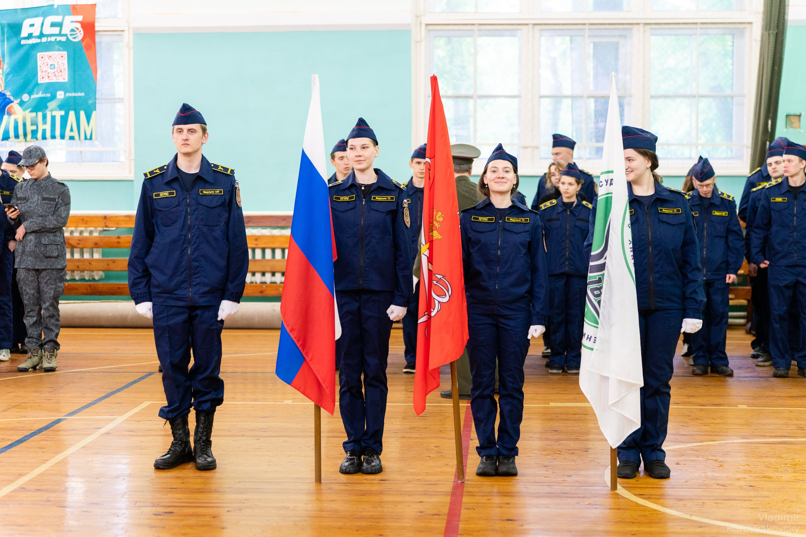 Торжественное закрытие курса военной подготовки. Фотограф Владимир Коровяковский